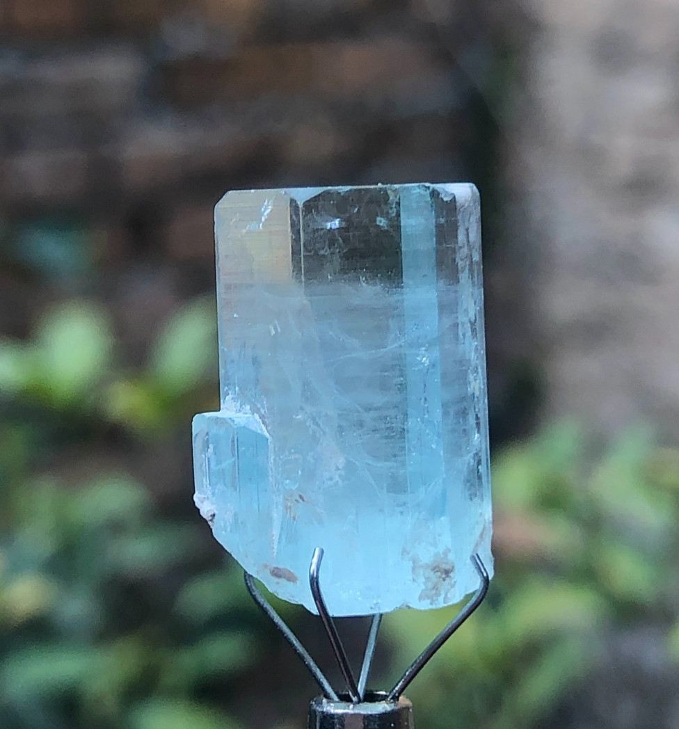 25 Carat Terminated Sky Blue Aquamarine Crystal From Pakistan