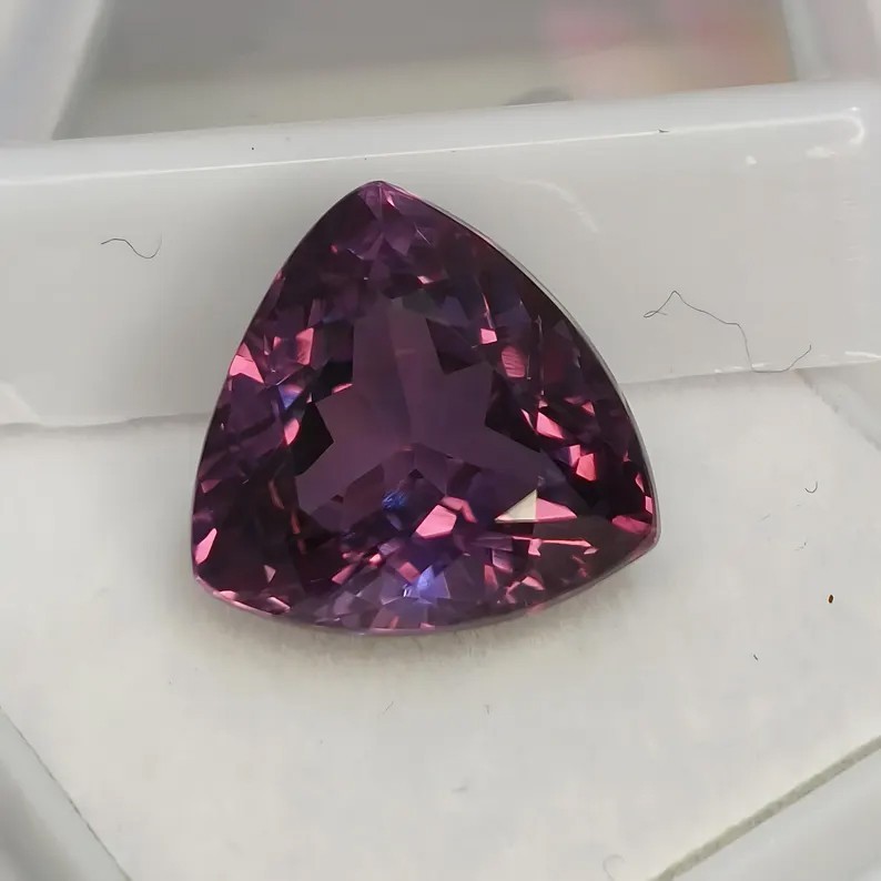 Natural Alexandrite Trillion Cut 10-11 CT GGI Certified Loose Gamestone