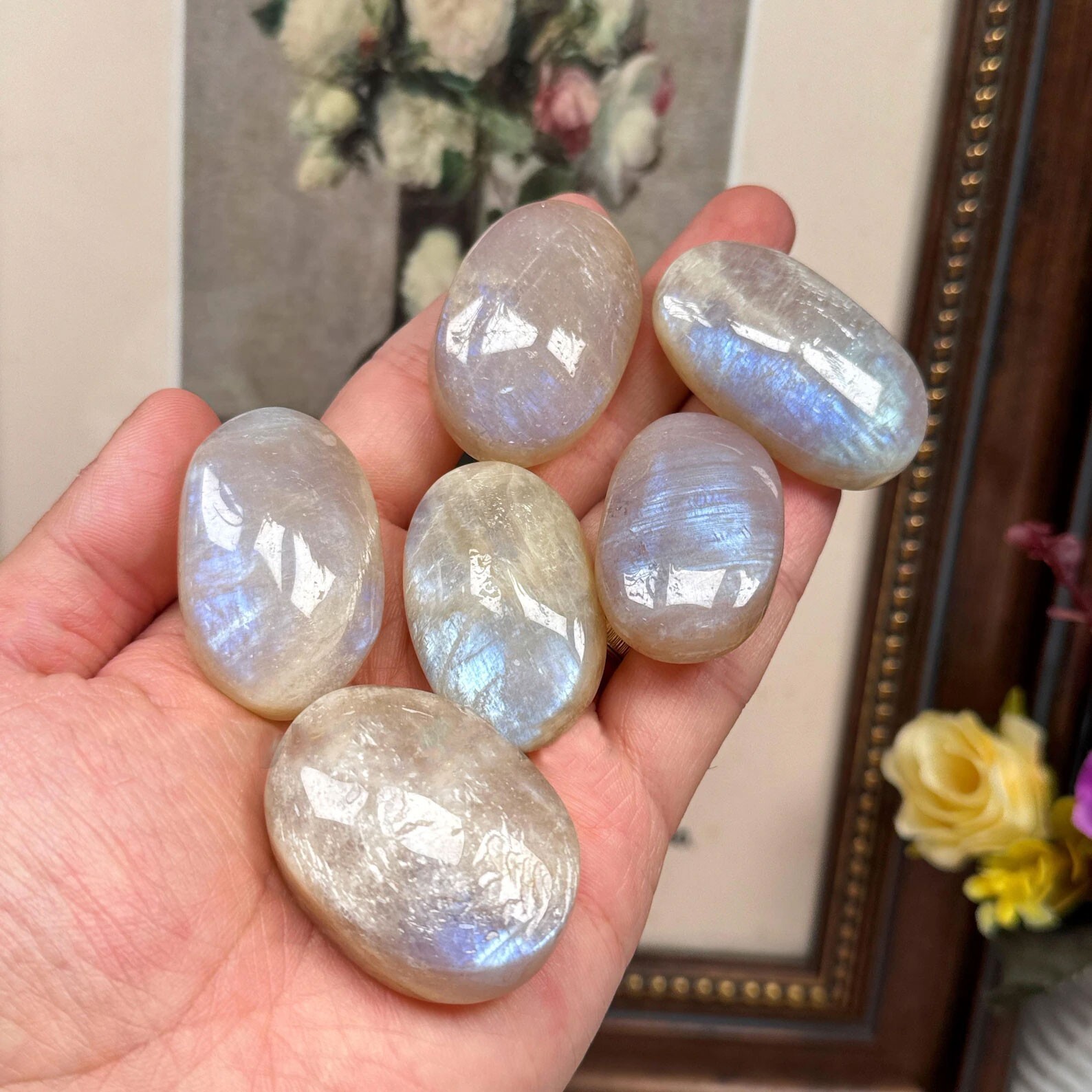 2″~3″ Moonstone Blue Flash Tumbled Stone Healing Crystal Pocket Palm Stone 1pcs