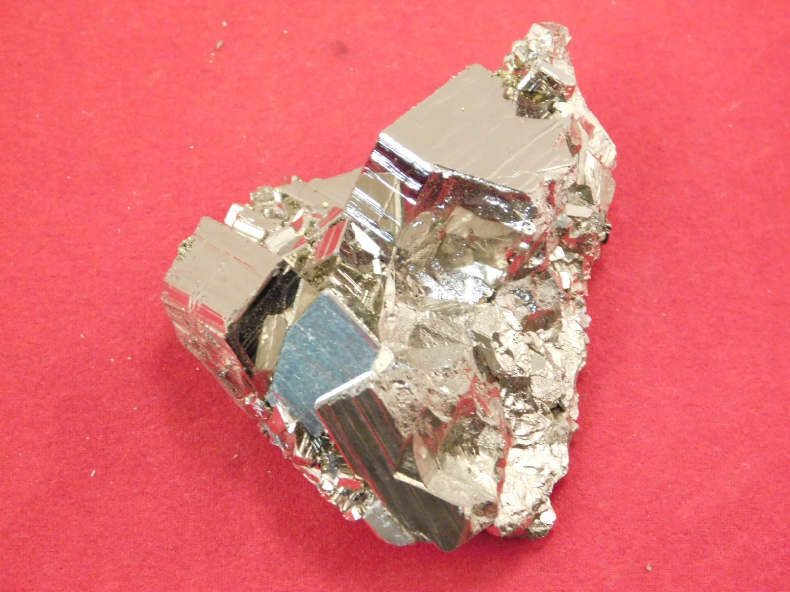 Smaller PYRITE Crystal CUBE Cluster! Nice and 100% Natural Peru 74.6gr