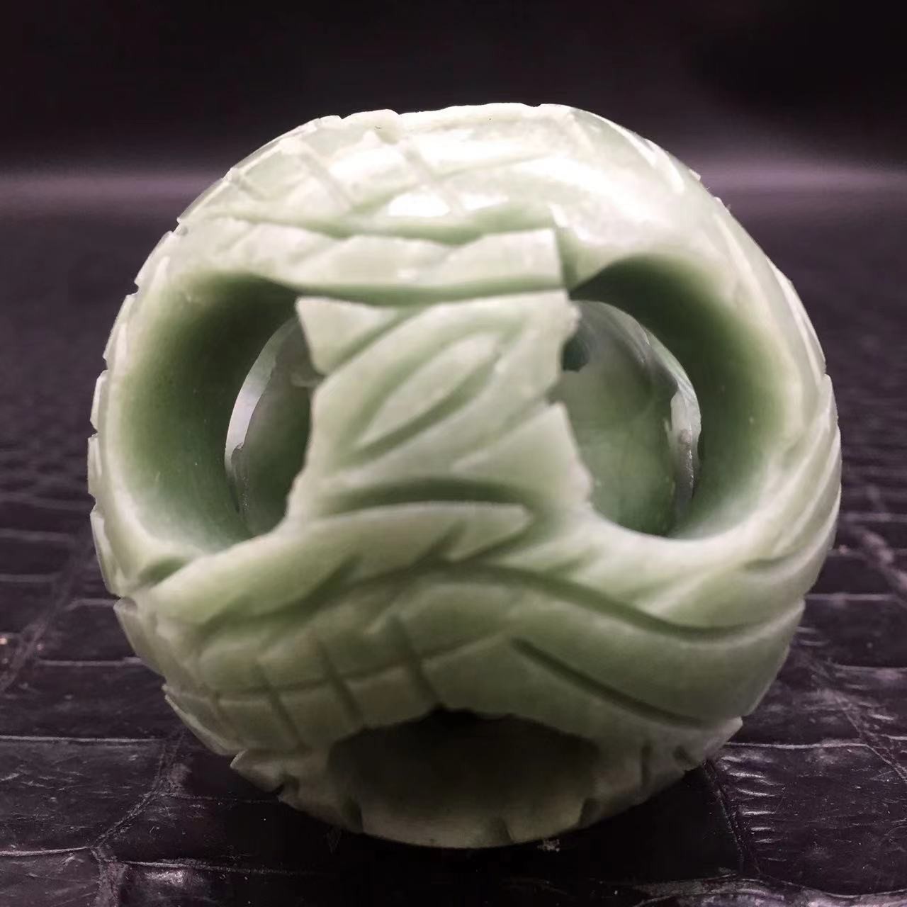 Natuaral XIU Jade Quartz Sphere Crystal Exquisite Ball Magic Healing Decorat 1Pc