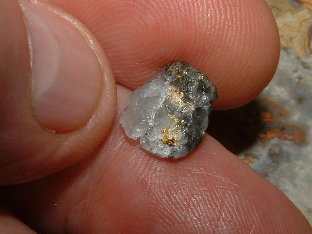 BLACK QUARTZ AND GOLD SPECIMEN .74 GRAM CALIFORNIA
