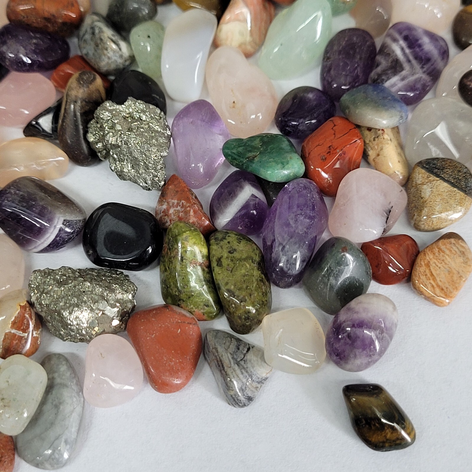 8oz Mixed Crystals in Vintage Chemist Apothecary TCW Glass Jar Small Tumbles EUC