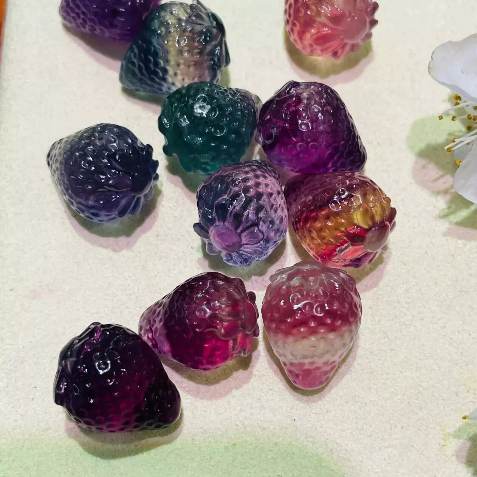 5pc Natural fluorite carved mini strawberry quartz crystal reiki healing
