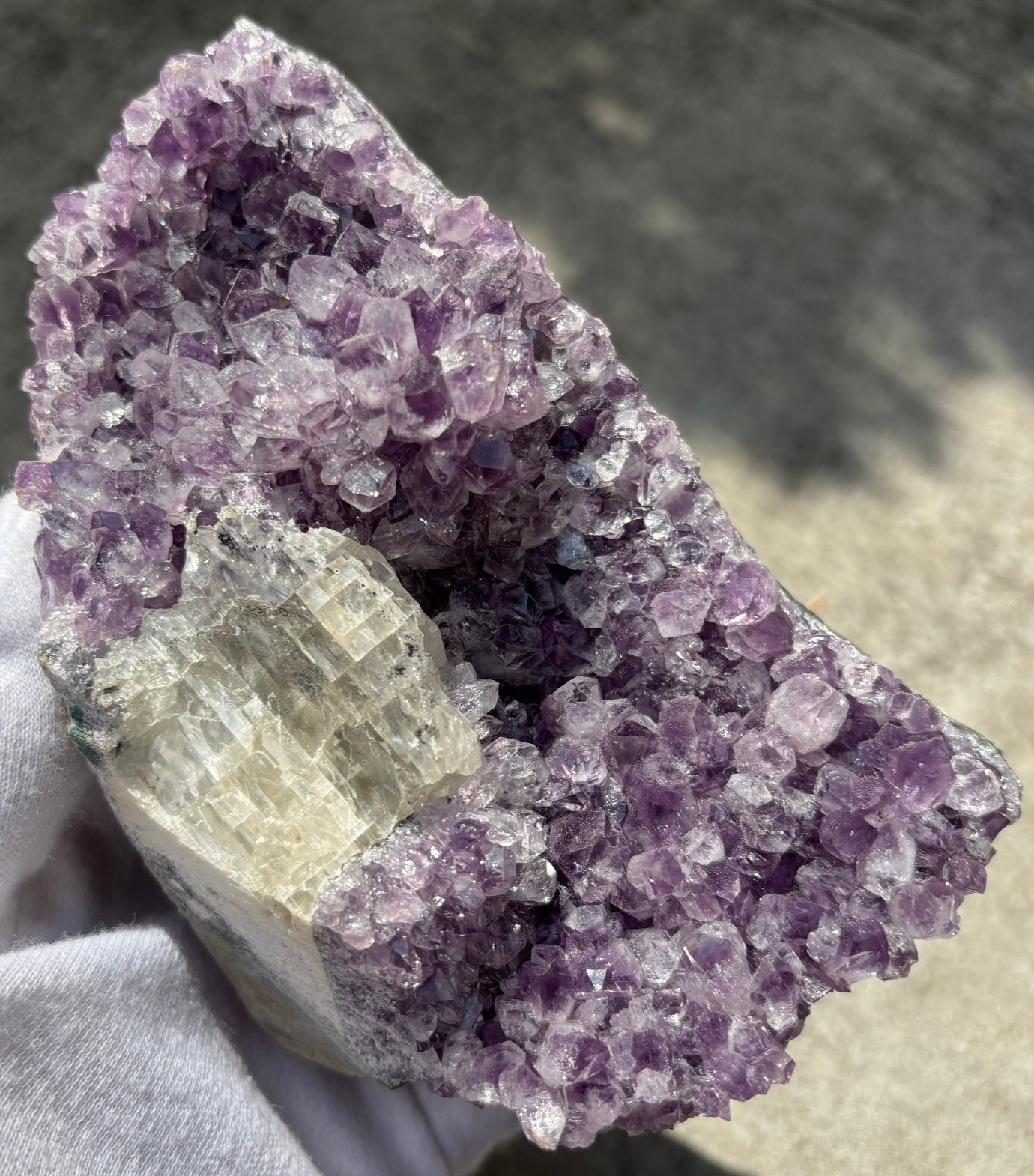 USA SALE 629g/1.38LB AMETHYST with CLEAR CALCITE SPECIMEN FREE STANDING FREEFORM