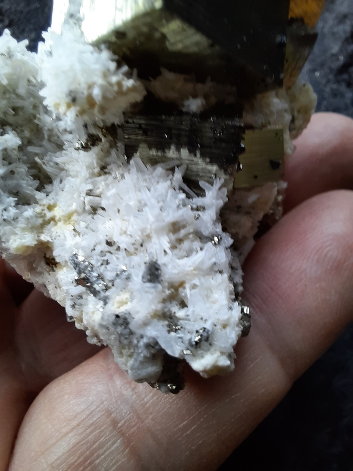 Pyrite Crystal CUBE Cluster With Druzy Calcite Crystals From Peru 228gr