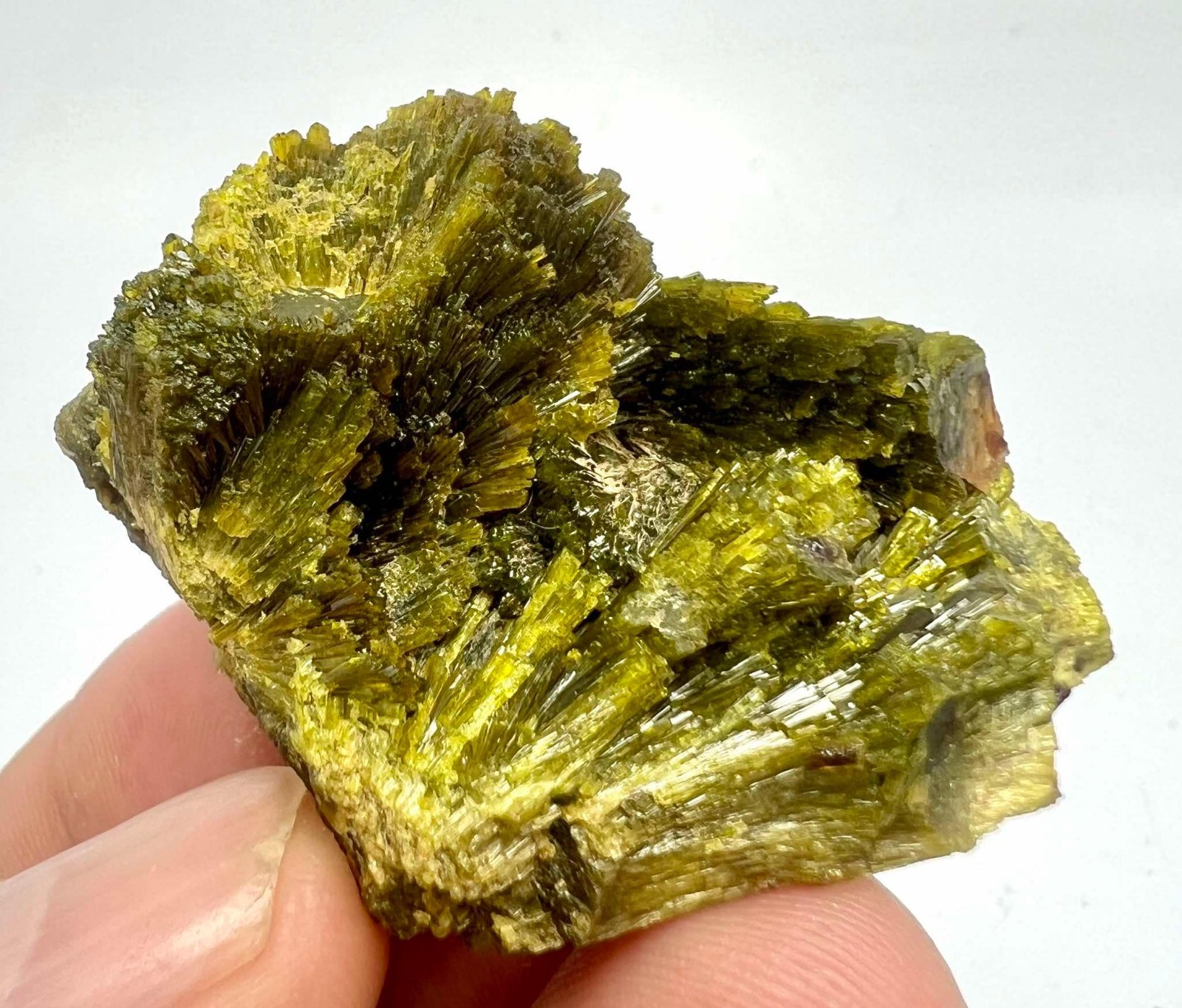 225 Carat Extremely Beautiful Green Epidote Huge Specimen From Pakistan AS2