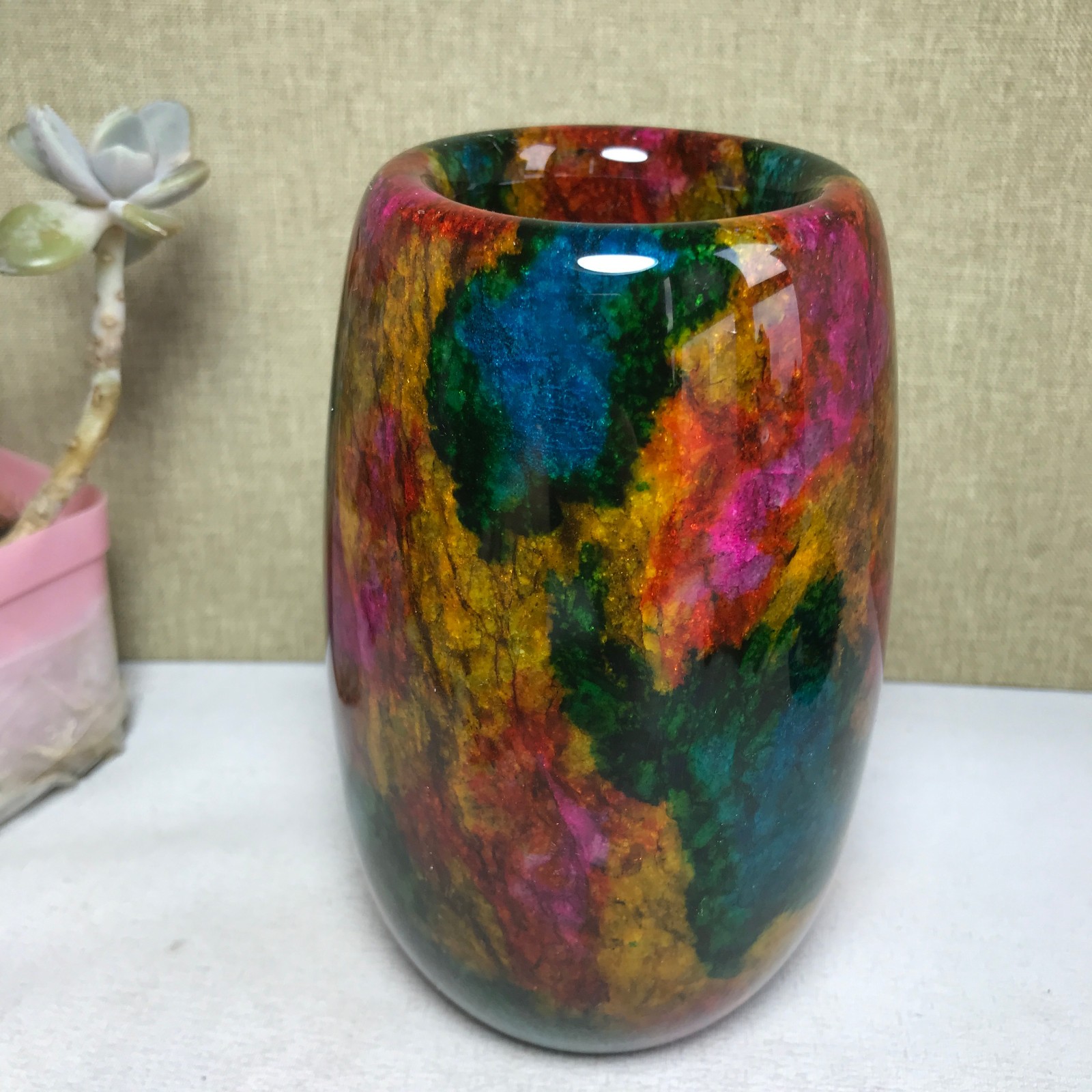 Natural “Seven Colors Jade” vase specimen -Taiwan China 1140g 129mm A2928