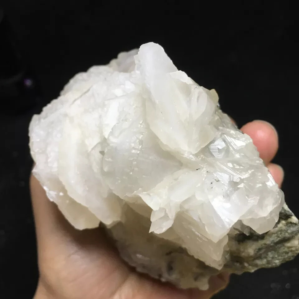558g Rare pink fluorescent calcite comes from Chenzhou, Hunan, China