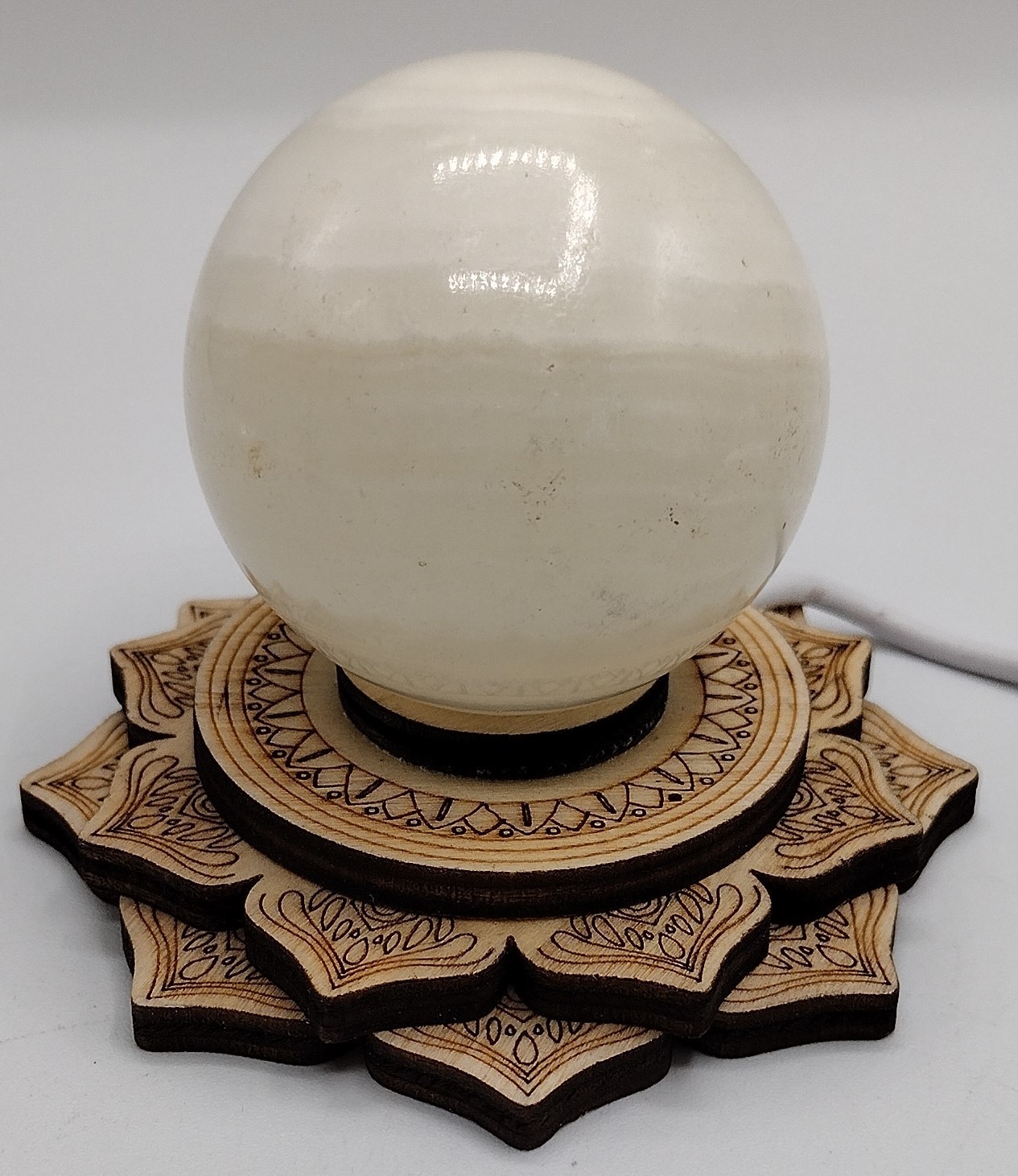 Soft Green Banded Onyx Crystal Sphere w/ Lighted Stand – USB Lotus Lamp Decor