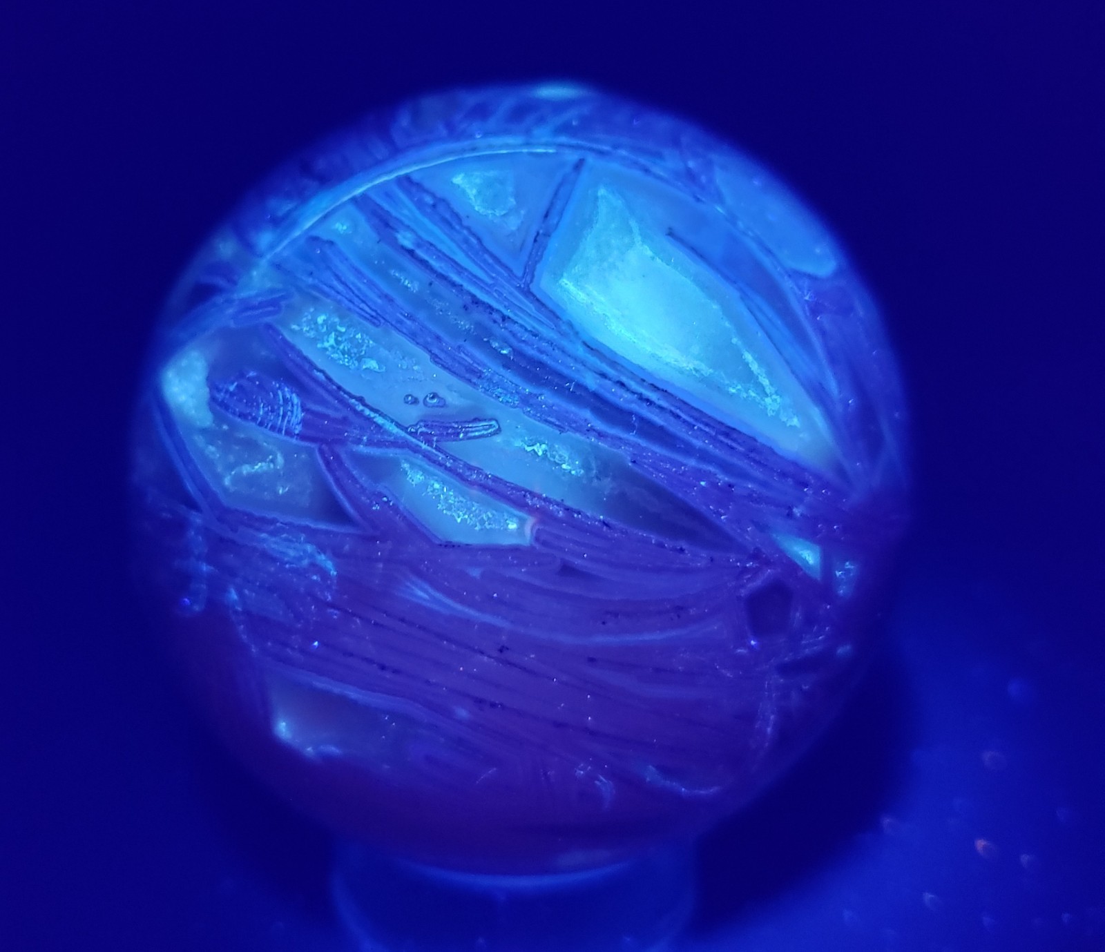 2.4″ White Lace Mexican Agate Sphere Open Druzy Sphere UV Phosphorescent