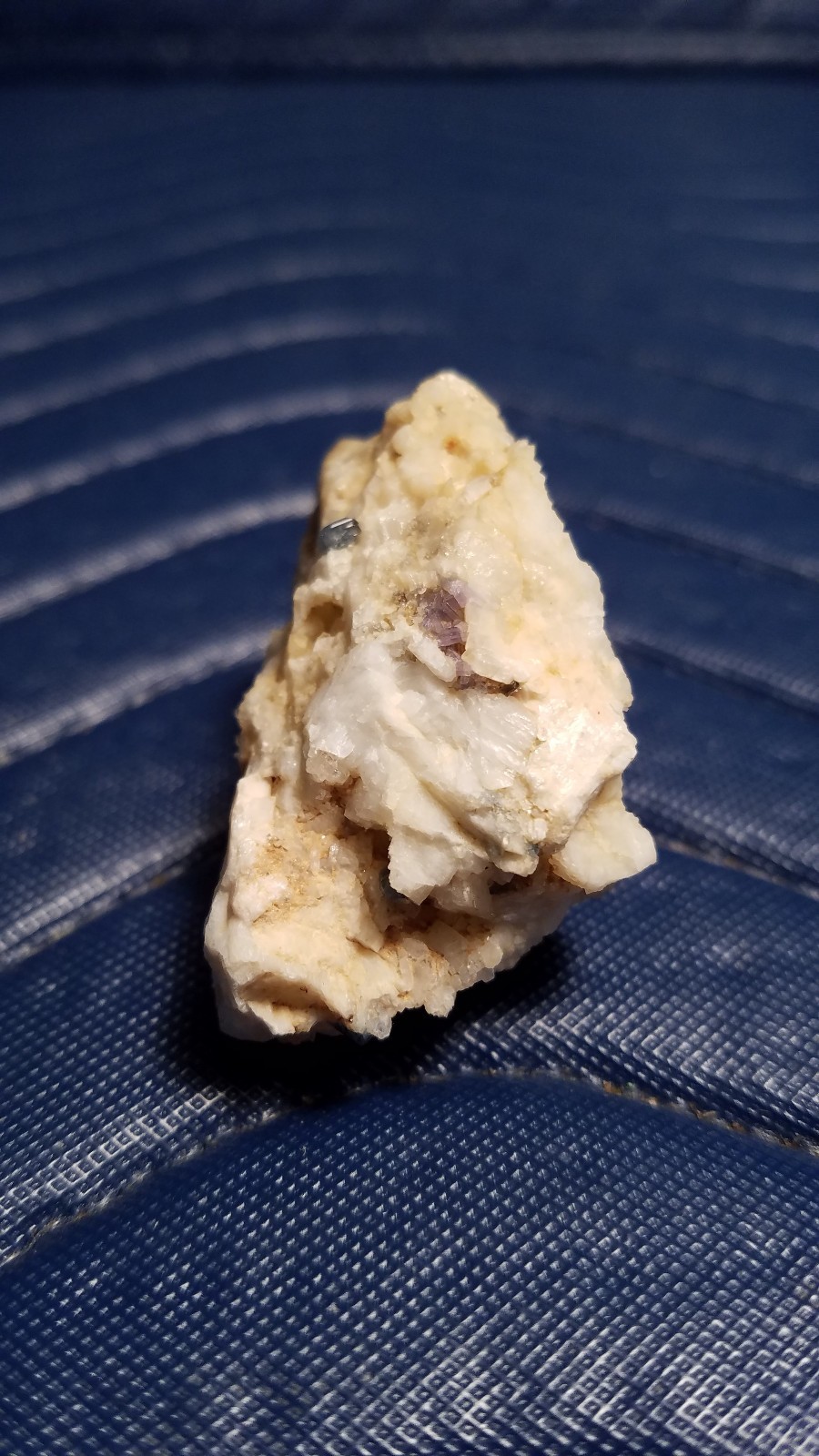 SiG: Small Deep Blue-Green Greenish-Blue Beryl Crystals on Matrix from Austria