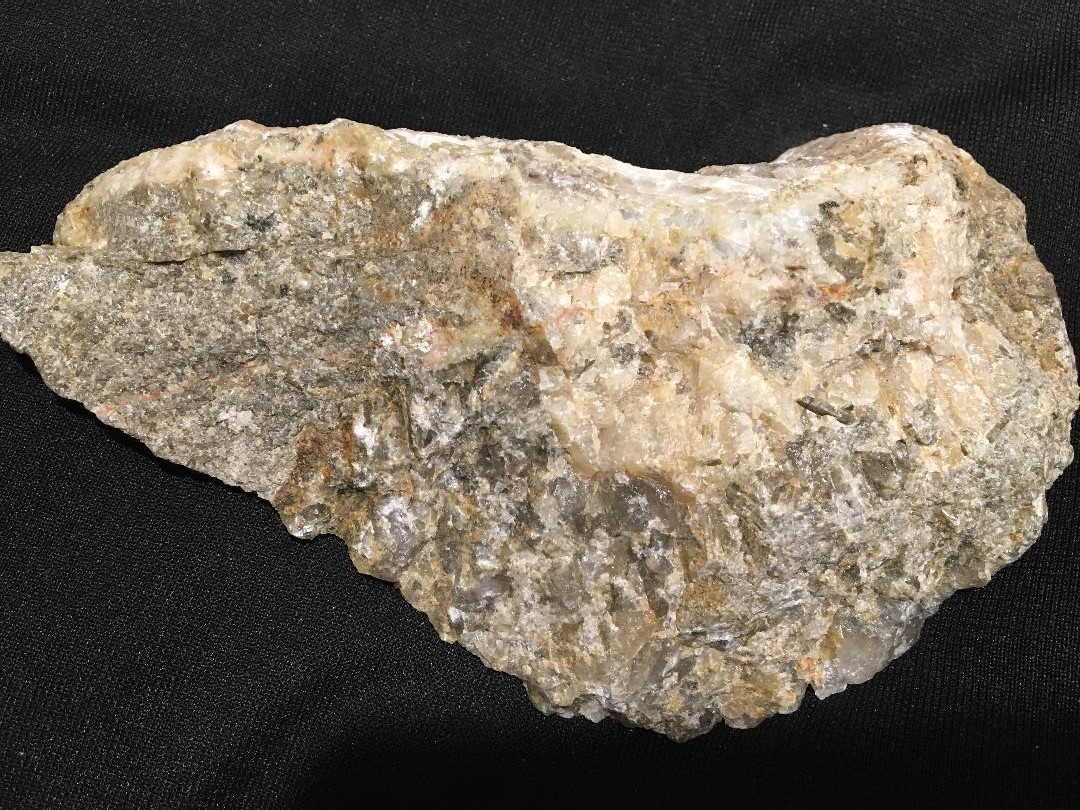 KB: FANTASTIC AND BRIGHT FL. BLUE/WHITE SW SCHEELITE ON MATRIX FROM CT, USA