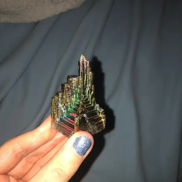 AAAA Grade Natural Rainbow Titanium Aura Bismuth Quartz Cluster Raw Mineral Deco