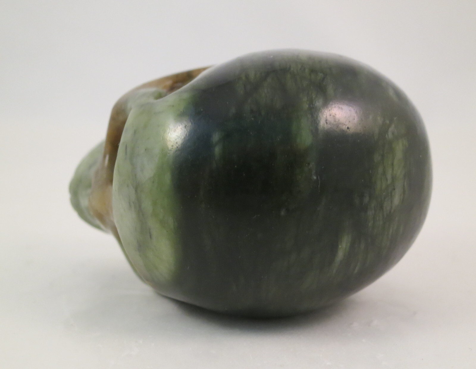 2.2″ GREEN SERPENTINE Carved and Polished SKULL – PERU