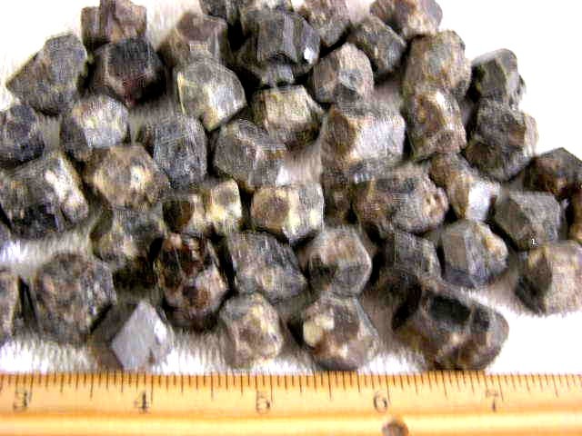 Garnet pyrope mine rough crystals bigger 1/2-1 inch New Mexico,USA 1/2 pound