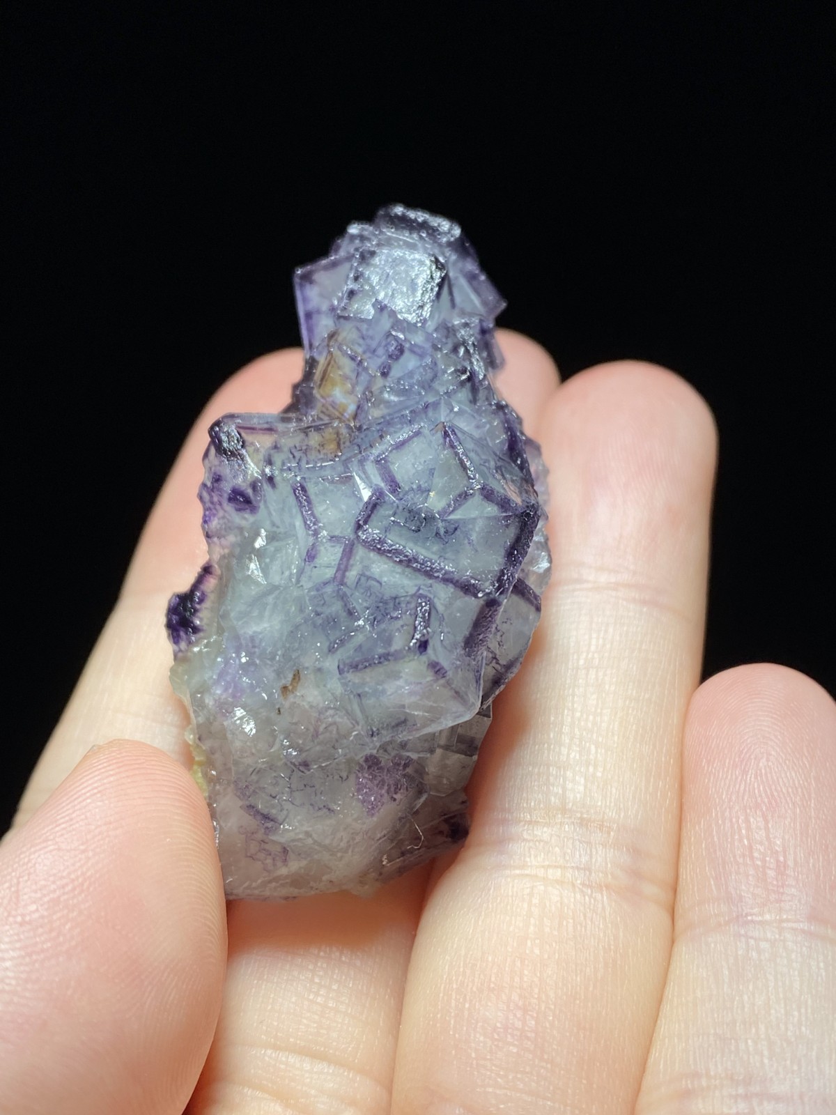 Exquisite Natural Purple-edged Cubic Fluorite Crystal Mineral Specimen,China
