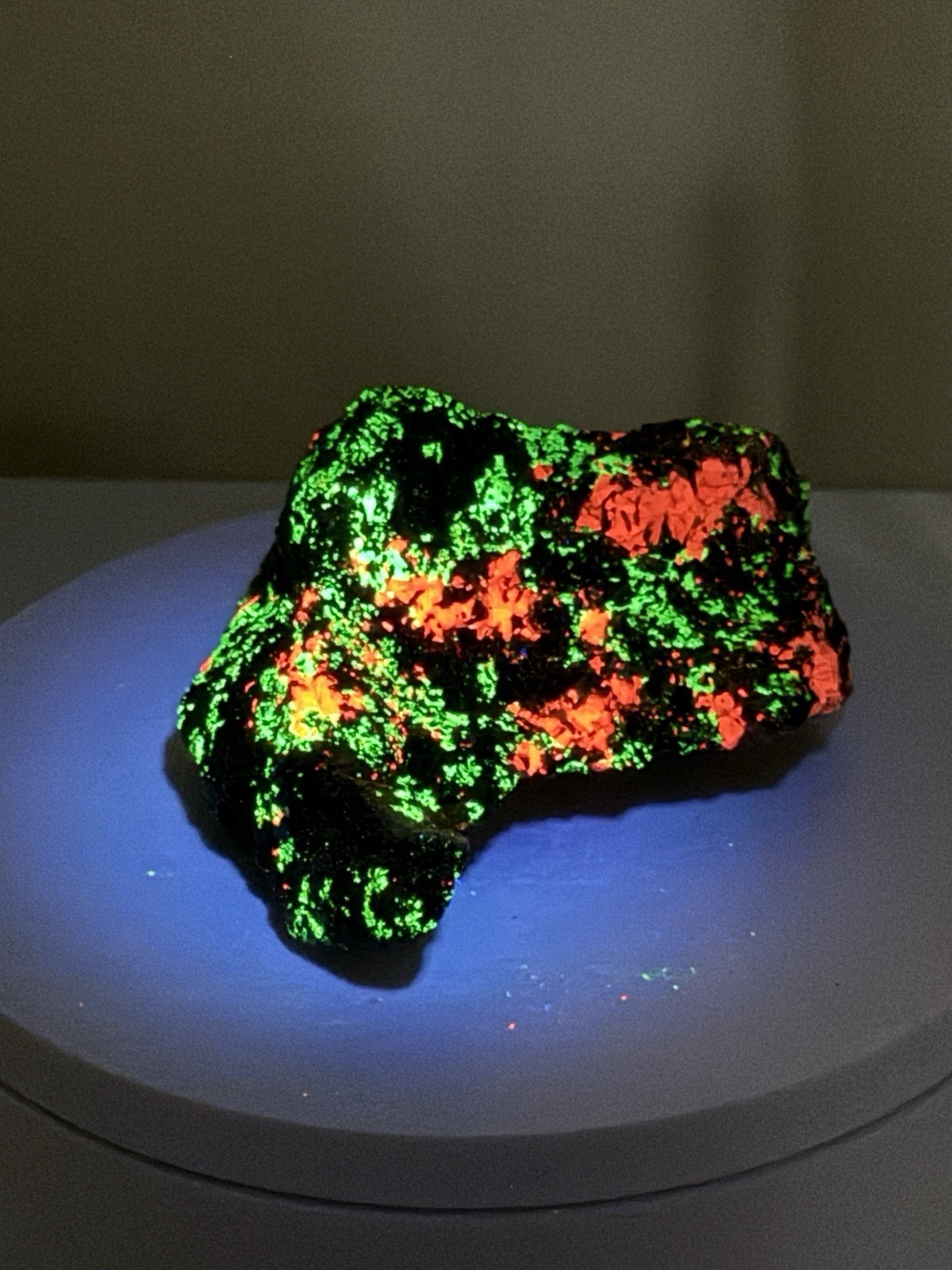 ELECTRIC Calcite, Willemite, & Franklinite Fluorescent Mineral Specimen – NJ