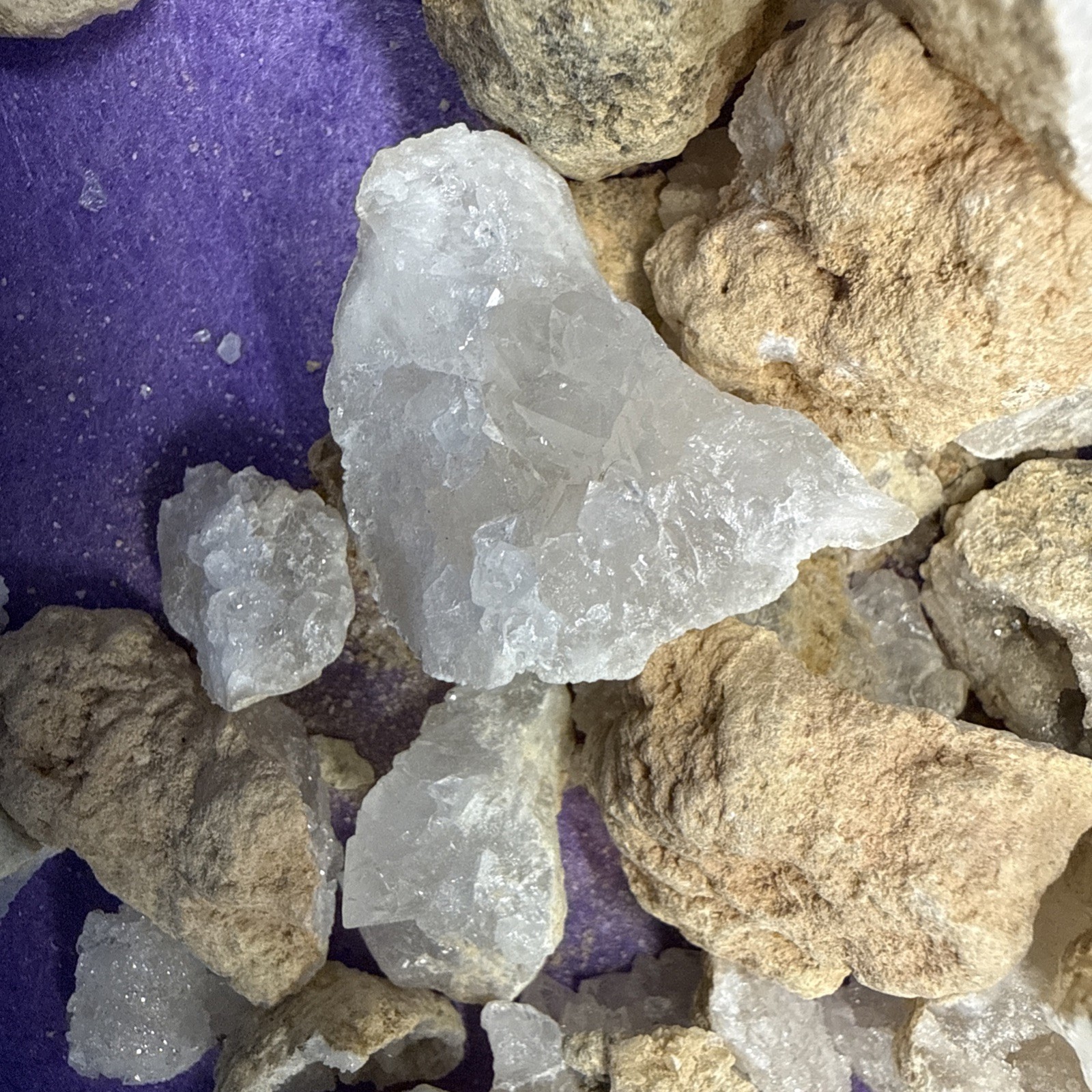 1SIZE 3″ to 4″LOCATION MoroccoMINERALS Quartz/ChalcedonyPRODUCT ID P-121