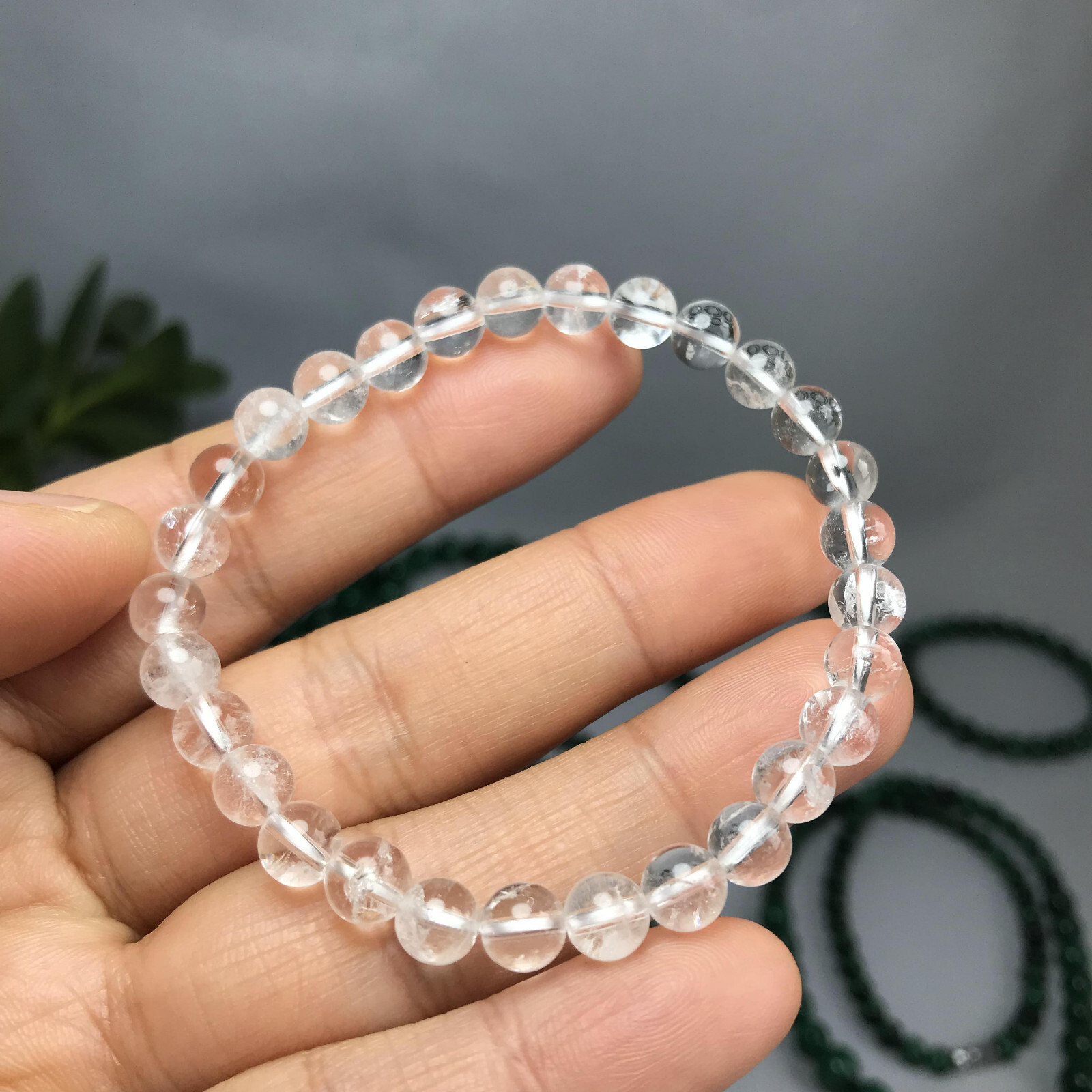 1Pcs Natural Polish white crystal stone bracelets Crystal ball Specimen 6mm