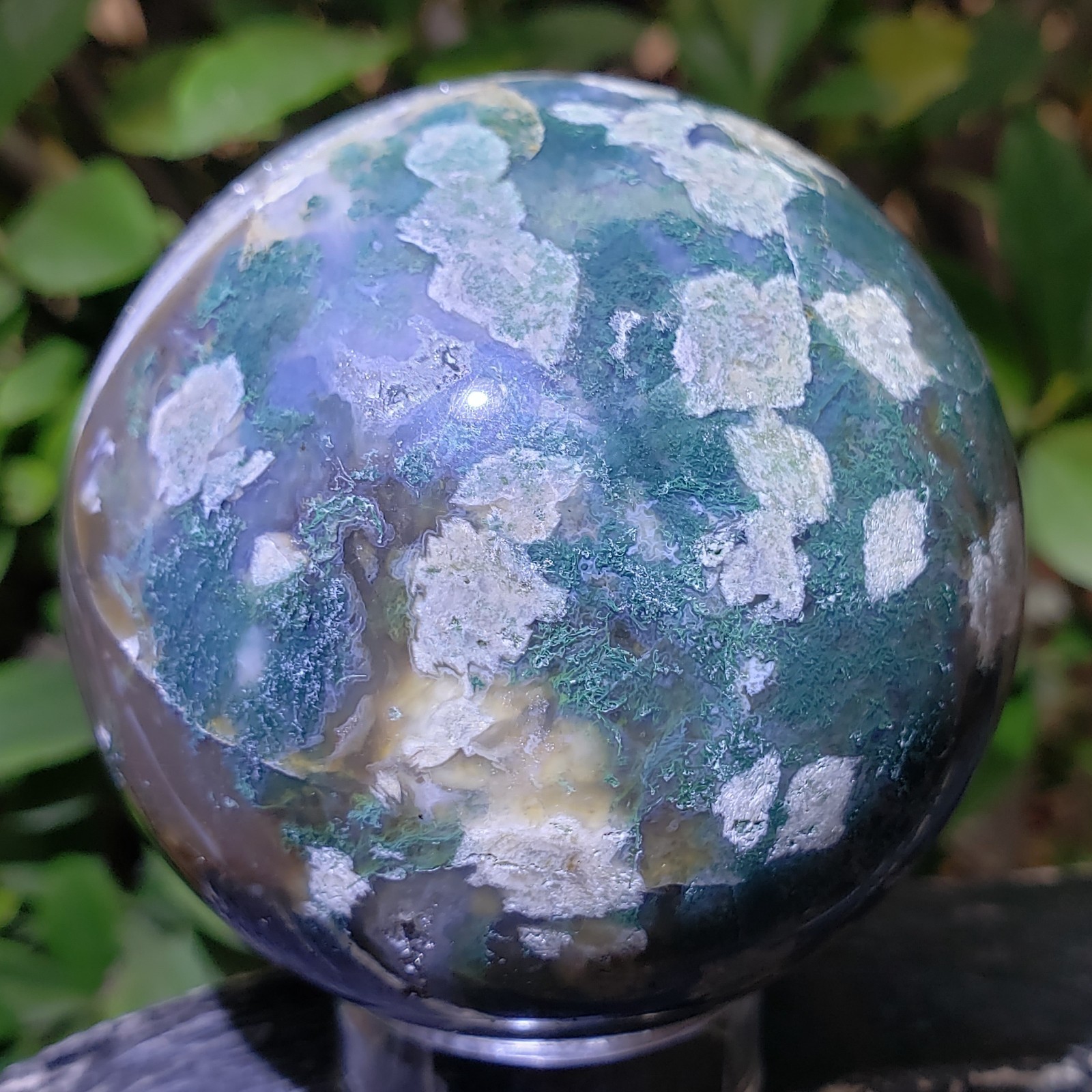2.5″ Moss Agate Quartz Crystal Mineral Sphere Ball Orb UV to PINK, 362g