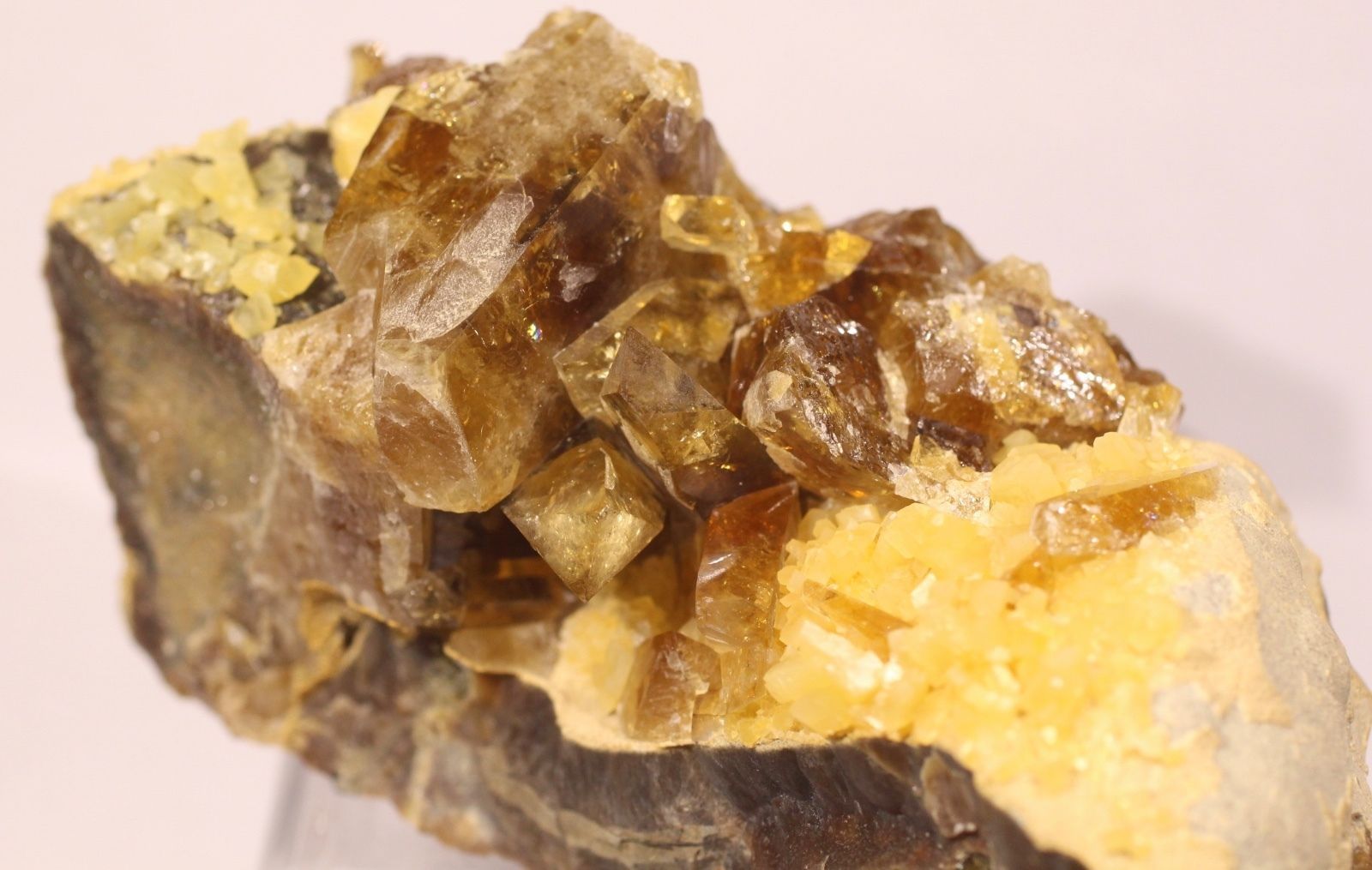 KB: BRIGHT FL SW YELLOW/WHITE BARITE CRYSTALS W/CALCITE, ELK CREEK, SOUTH DAKOTA