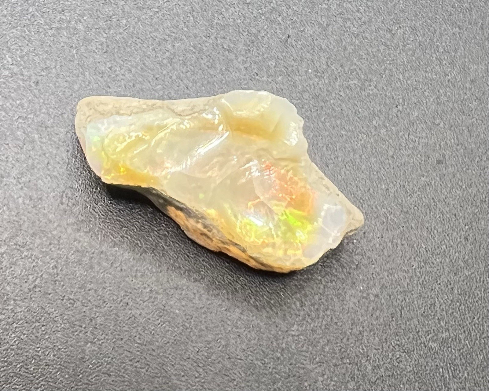 Ethiopian Welo Genuine Opal 5.3g Approx 1 1/2in AWESOME FLASHES