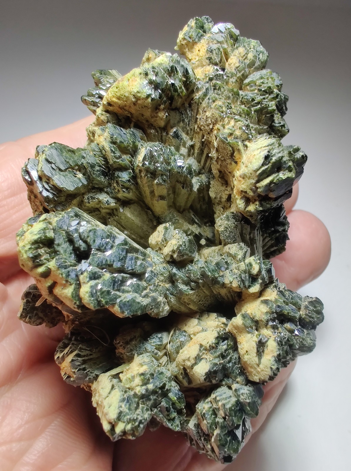 Epidote crystals, nice display specimen. Madagascar. 223 grams.
