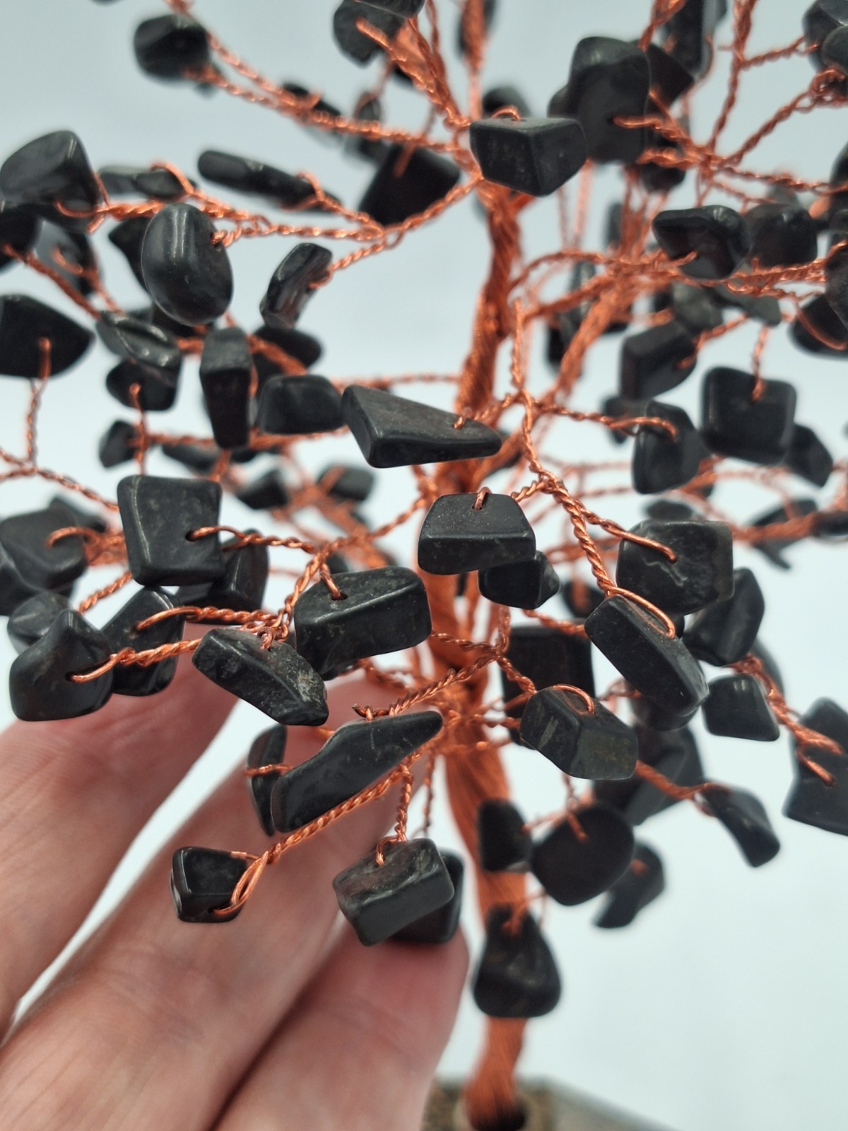 Black Tourmaline Crystal Gemstone Tree – Copper Color Wire Lucite Base 8″ EUC