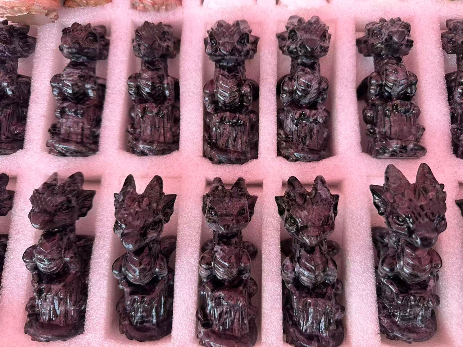 1pc Natural Garnet Quartz Carved Little Dragon Crystal Reiki Healing Decor