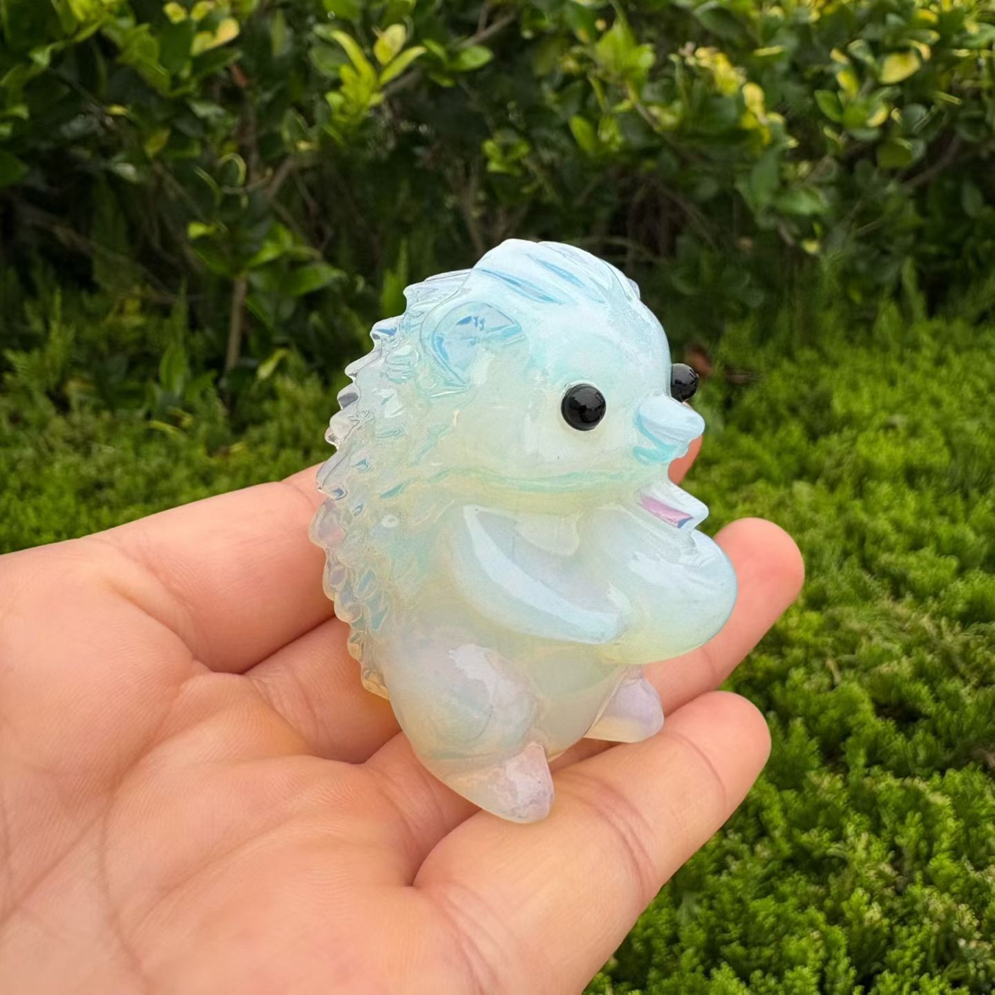 1pcs Natural mixed Hedgehog Carved quartz Crystal Reiki gift random