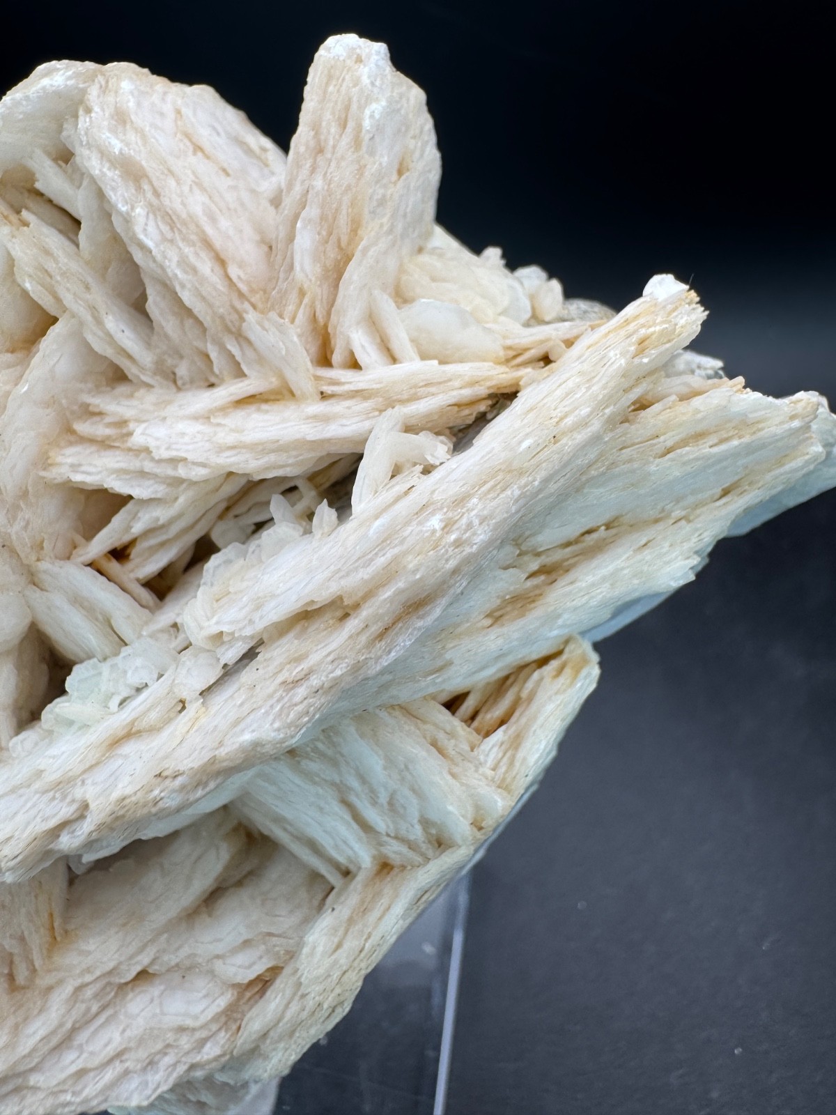 6672 Lovely White Petal Calcite with Pink UV Hu Bei 654g