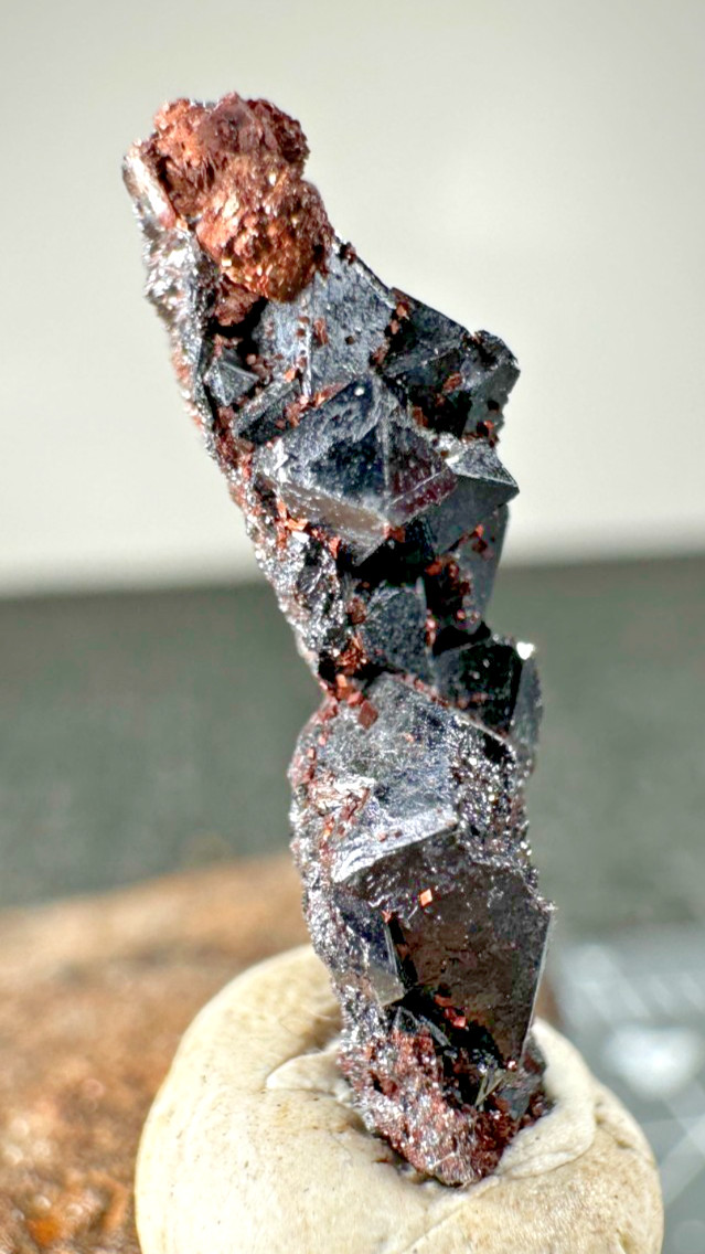 ➤ 7/8″ MAGNETITE OCTAHEDRAL CRYSTAL Specimen – Cedar City Utah VIDEO➤1115