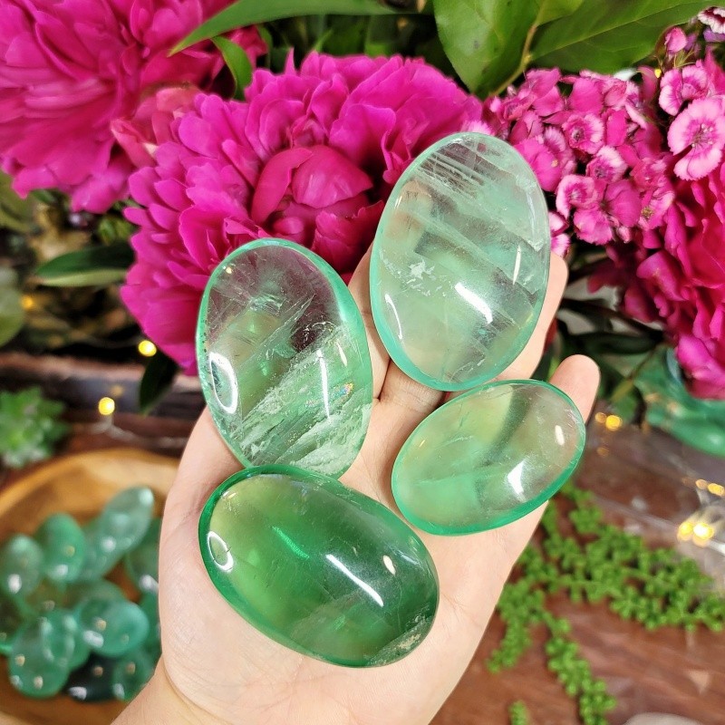 100-150g Natural Green Fluorite Palm Stone Polished Quartz Clear Healing Decor