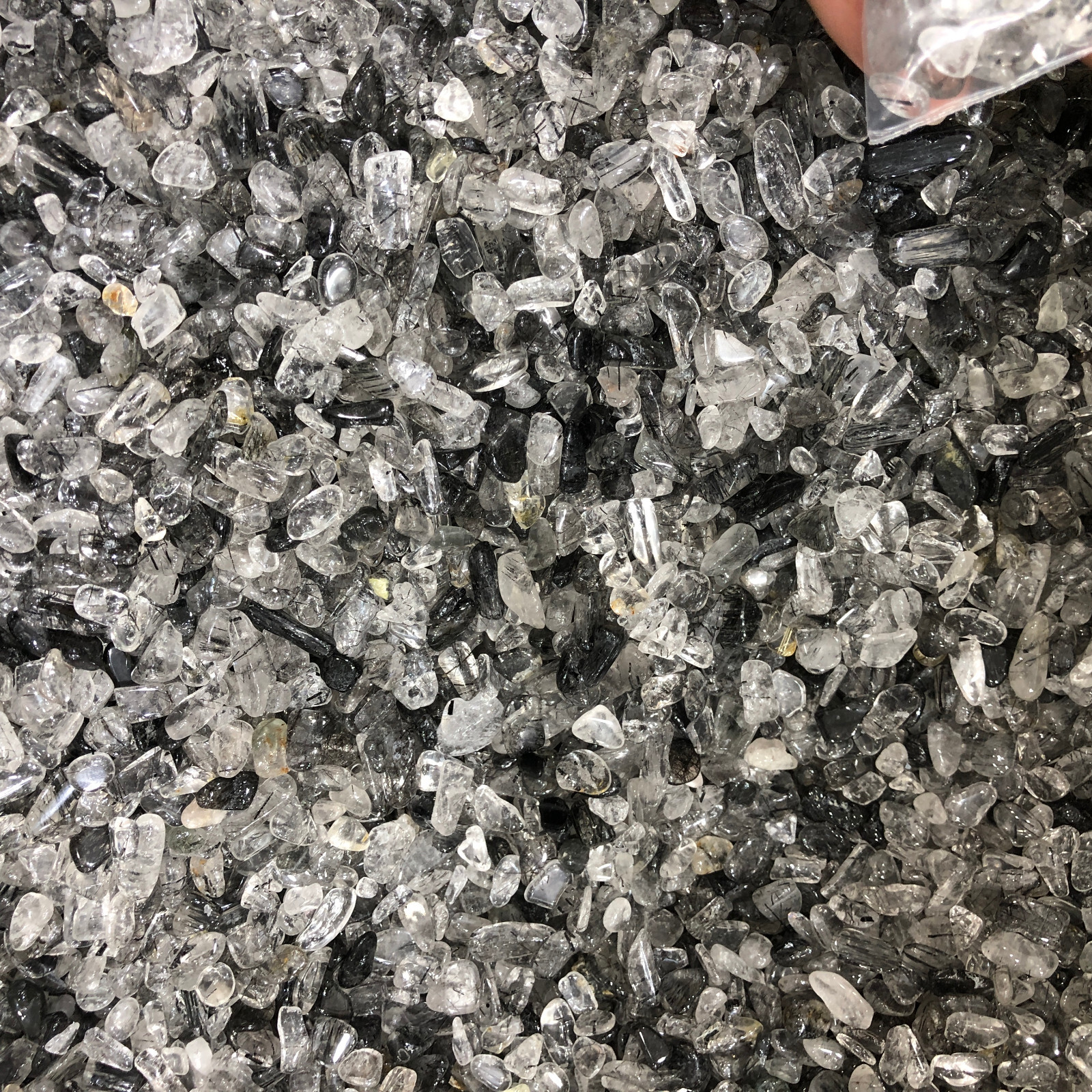 100g Natural Black hair crystal gravel reiki healing fish tank decorations A6223