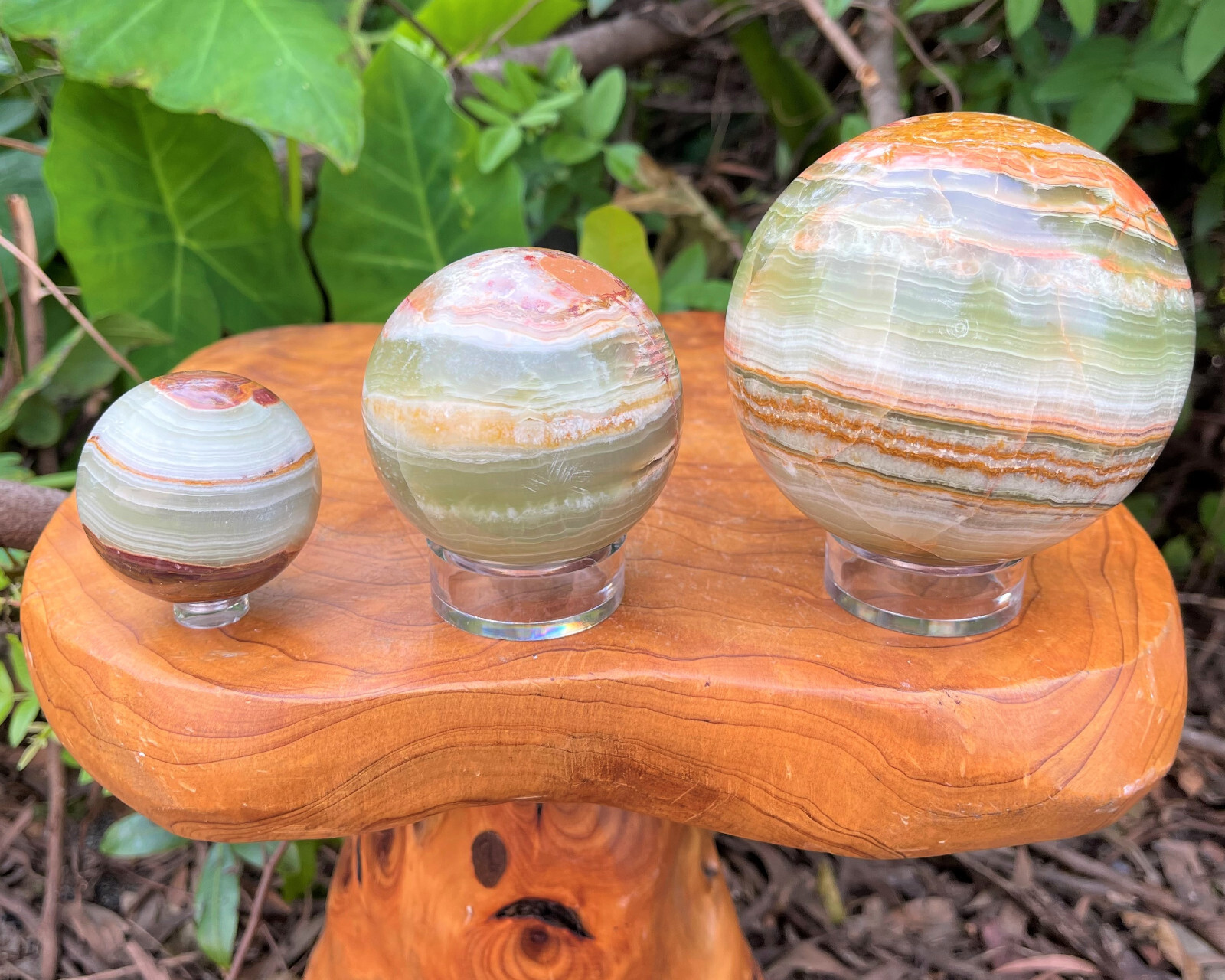 Green Onyx Sphere 2″ 3″ or 4″ Pick Size (‘A’ Grade, Onyx sphere, Crystal Sphere)
