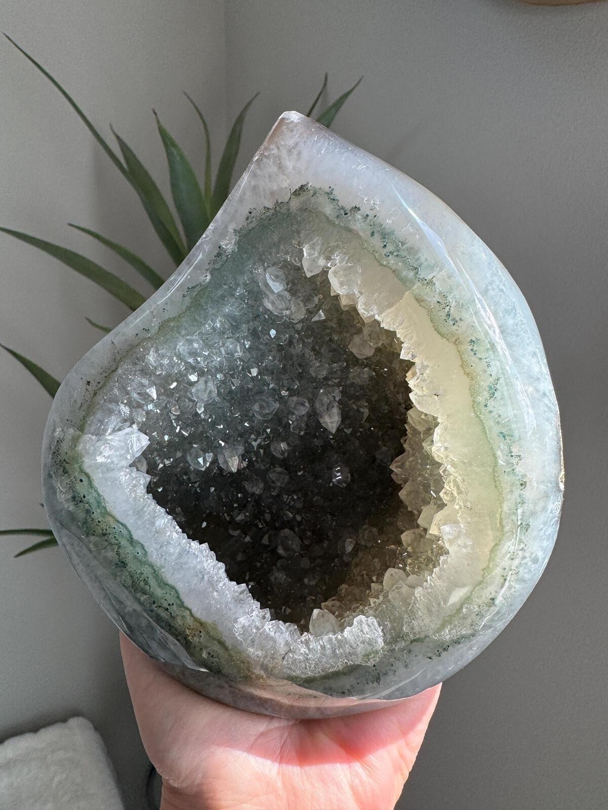 Uruguayan Quartz Flame Geode Mineral Specimen Standing Crystal Cluster A12