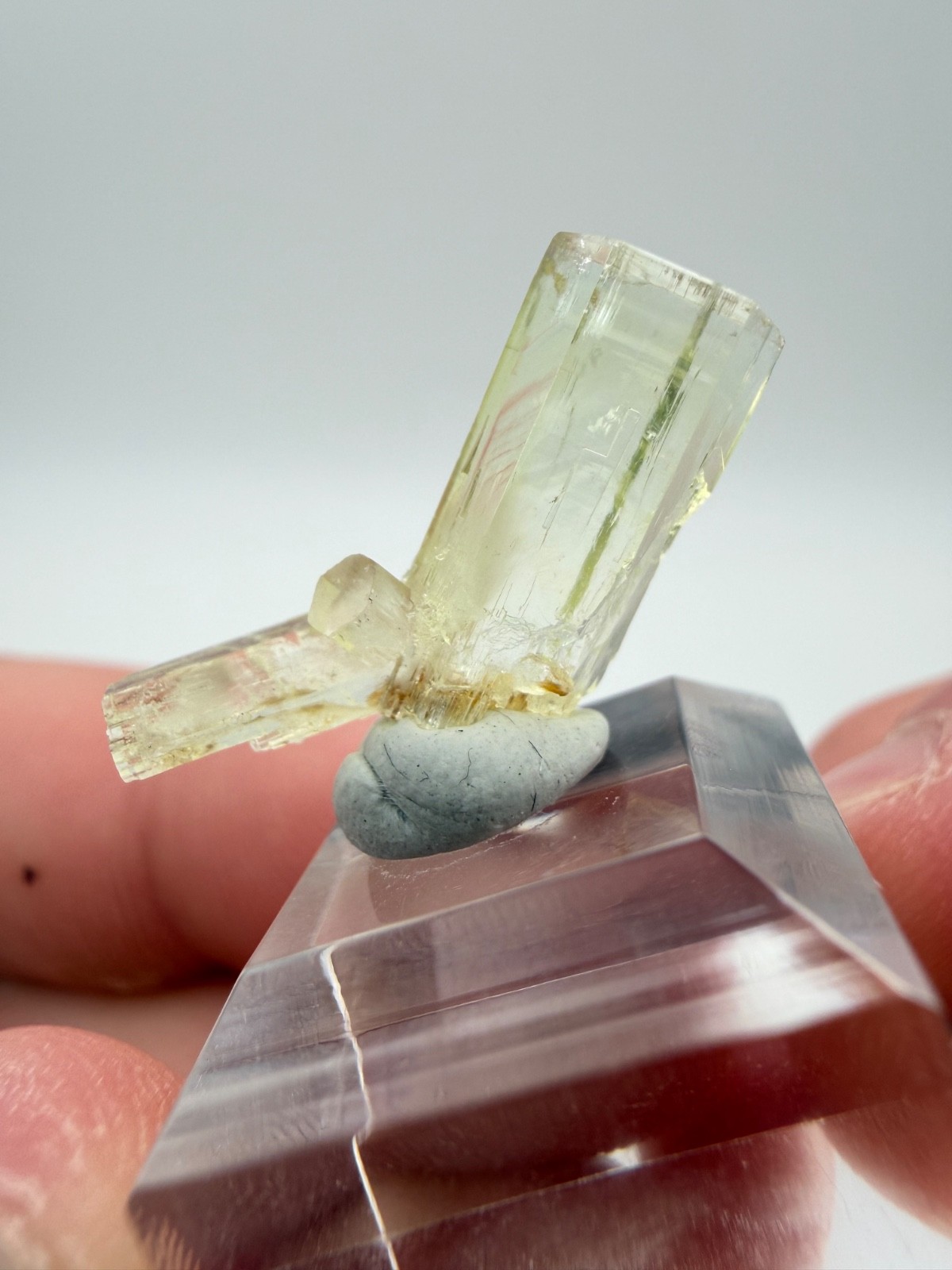 Large and Exceptional Thaumasite Crystal from the N’Chwaning Mines, South Africa