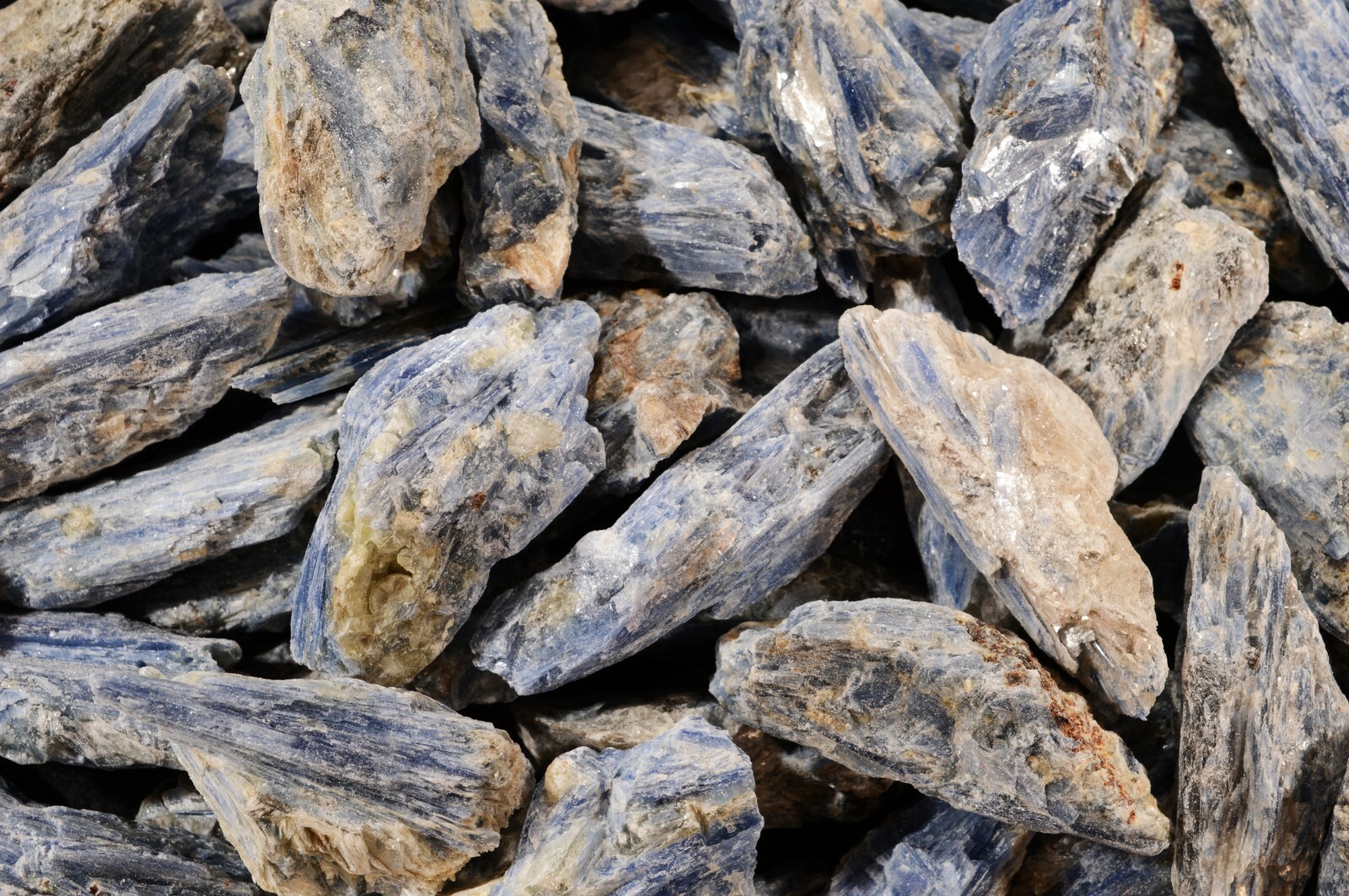 Blue Kyanite Cluster 2 1/2″ Metaphysical Natural Throat Chakra Healing Crystal