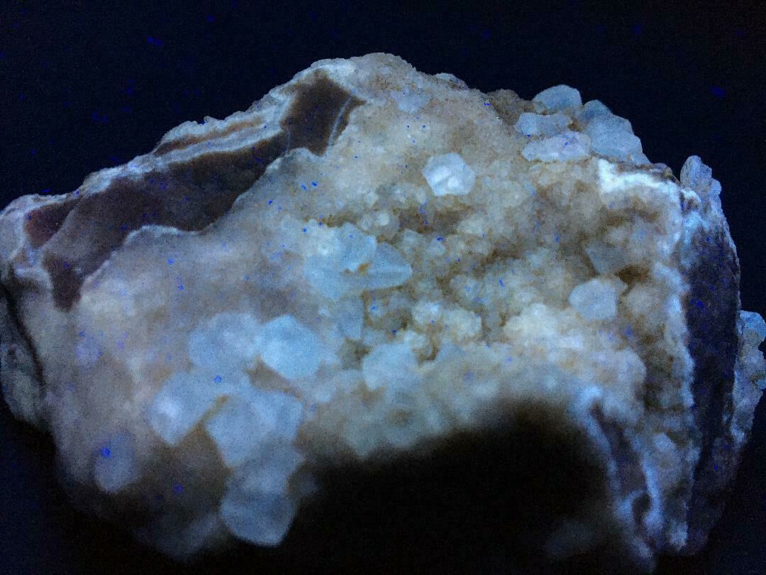 KB: BRIGHT FL. WHITE & YELLOW/WH SW CALCITE XLS. FROM GRAVALOS, LA RIOJA, SPAIN