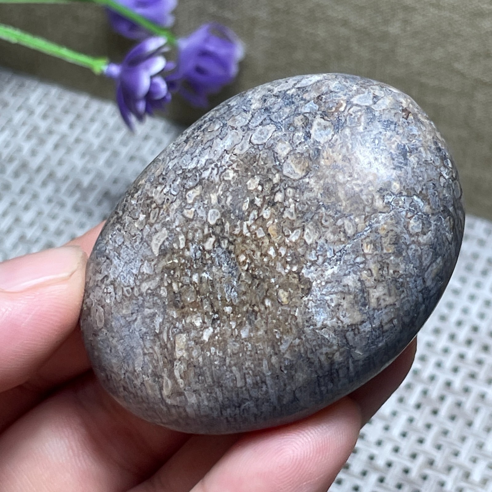 Awesome! beautiful stone home Decoration Madagascar collection 95g 58*42*27mm