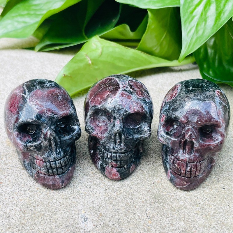 2″ Natural Garnet Skull Hand carved Quartz Skull Crystal Reiki Healing 1pc