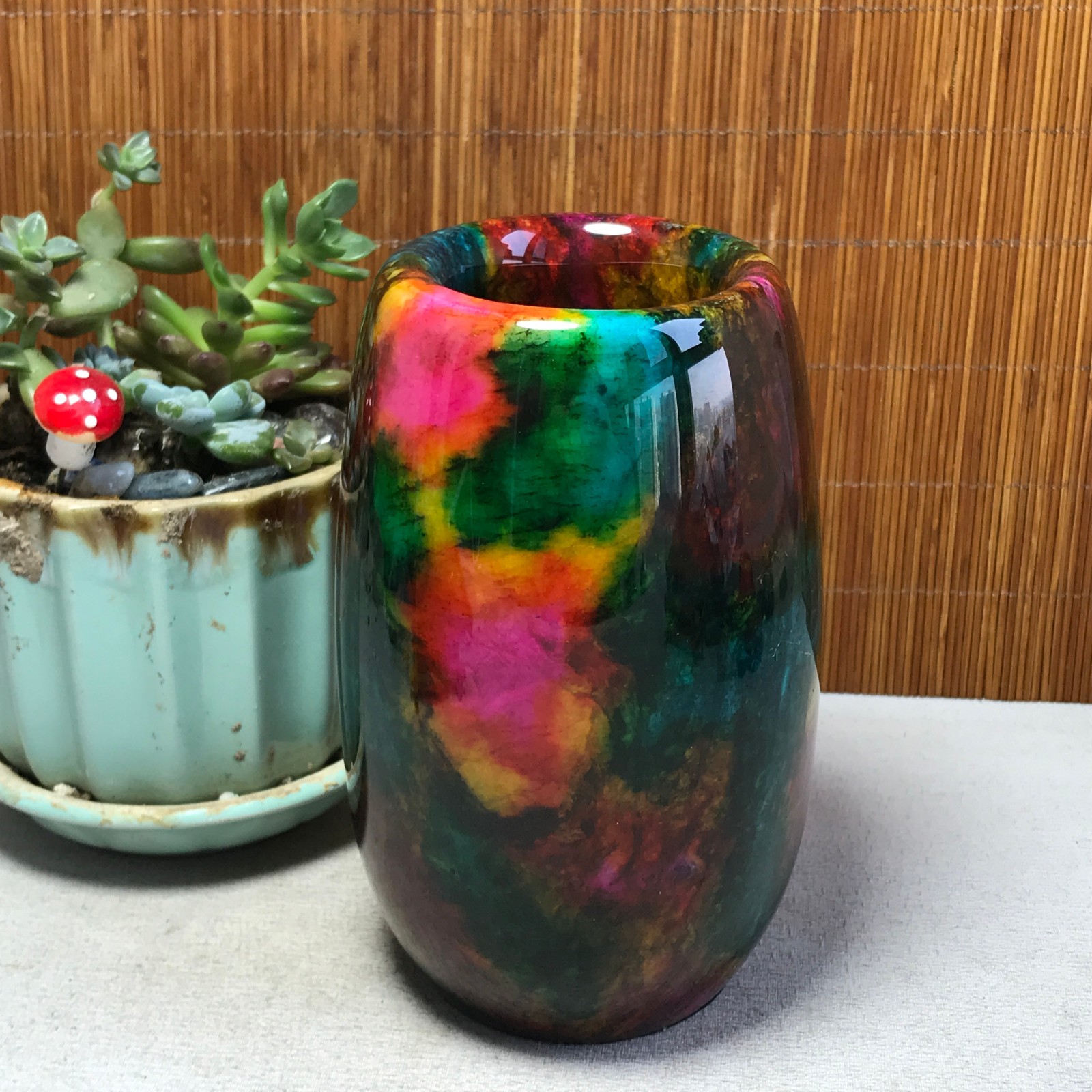 Natural “Seven Colors Jade” vase specimen -Taiwan China 1056g 129mm A5797