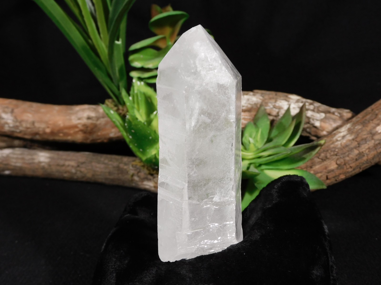 Larger! Very Nice and Natural LEMURIAN Quartz Crystal Brazil 235gr