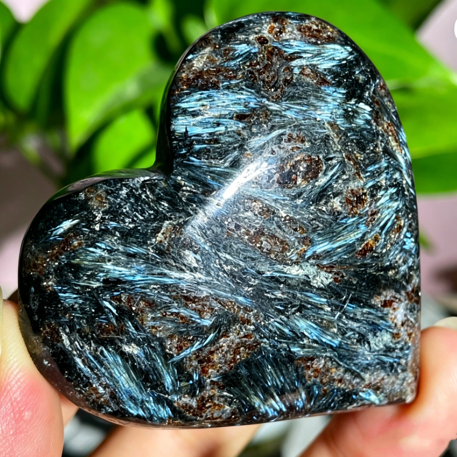 Arfvedsonite Heart Palm Stone 7-8cm Natural Firework Flash Crystal