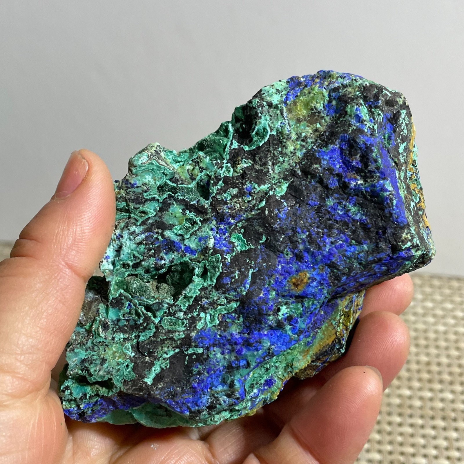 231g Natural blue copper ore quartz crystal mineral specimen