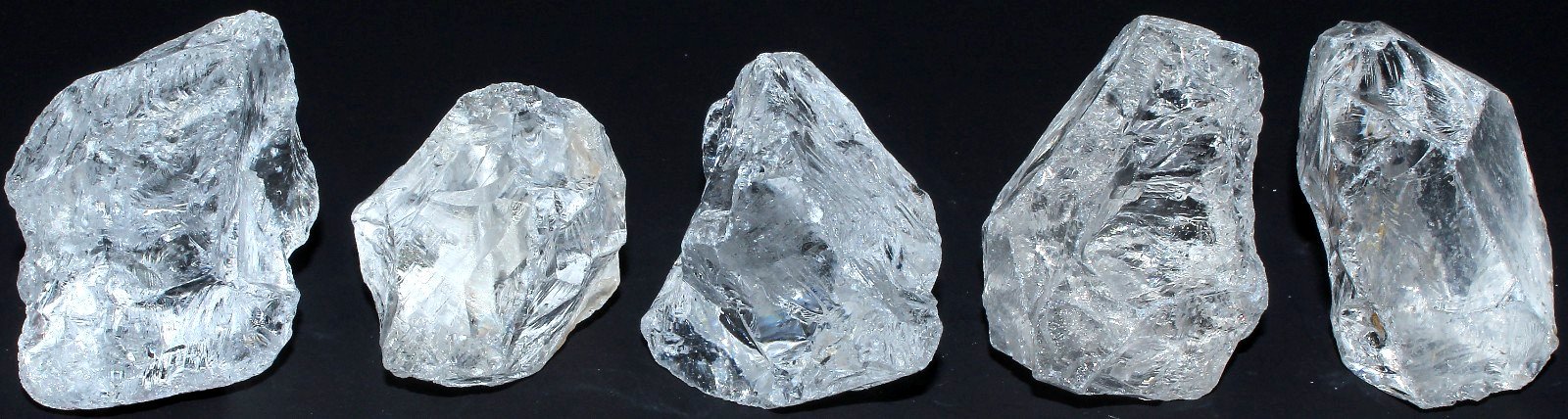 5 Pieces of XL Rough Brazilian Quartz / 16.20 oz (459.26gr) / 3827