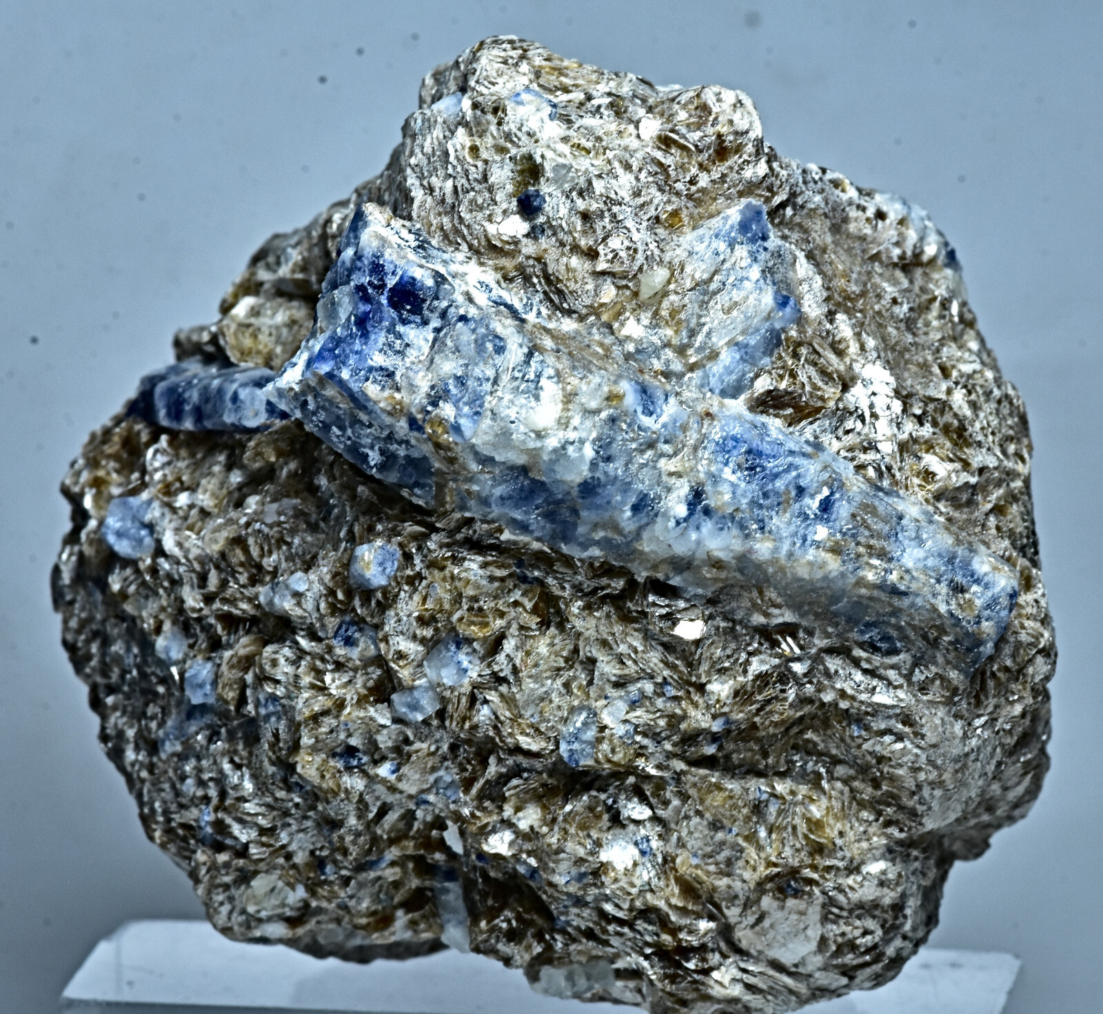 Natural Sapphire Crystal On Mica Matrix From Badakhshan Afghanistan 261 Gram
