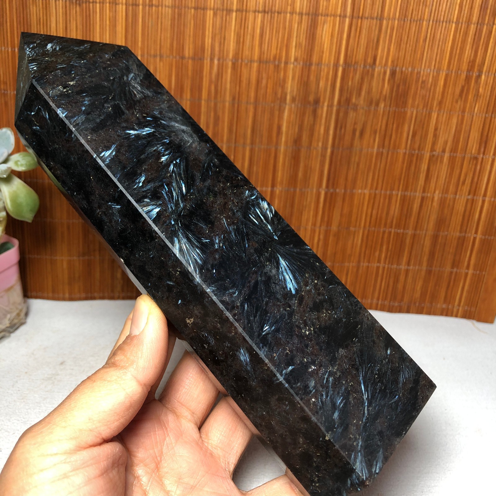 1.13kg Natural Fireworks Stone Crystal Wand Point Healing free standing A2282