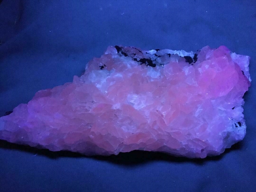 KB: BRIGHT! UNUSUAL SW FL. & PHOS. PINK & WHITE CALCITE XLS. FROM GENOVA, ITALY